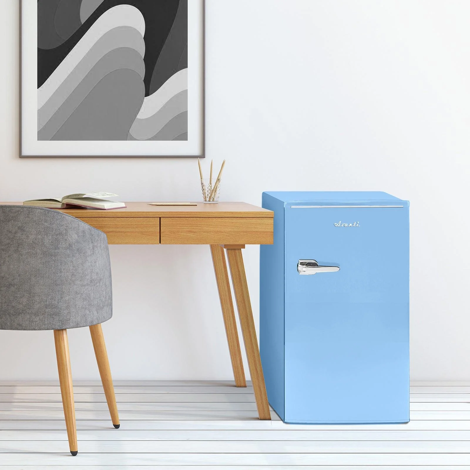 RMRS31X5RIS Avanti 3.0 Cu. Ft. Retro Compact Refrigerator - Red - Image 33