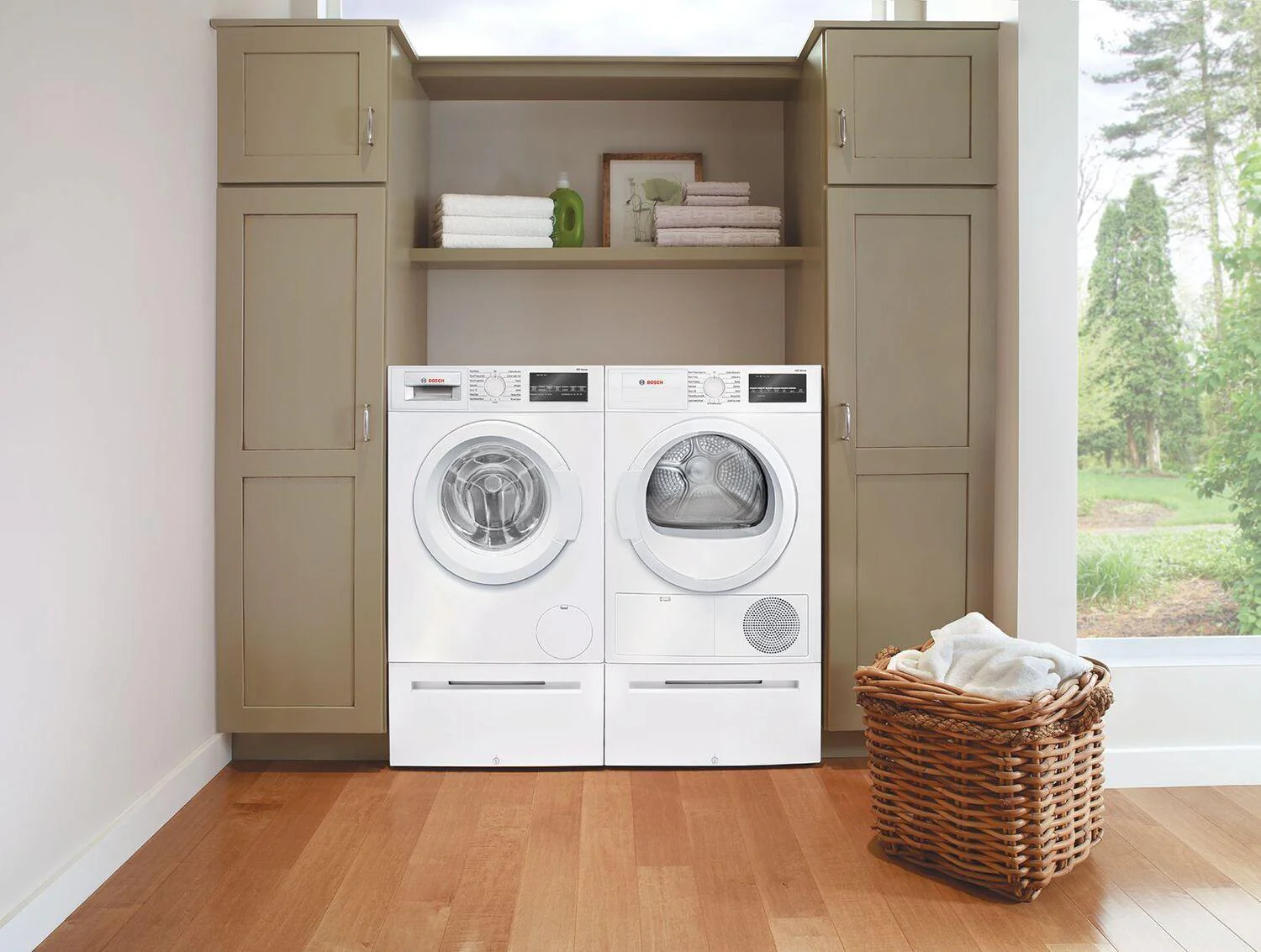 300 Series Washer - 208/240V, Cap. 2.2 cu.ft., 15 Cyc.,1,400 RPM, 54 dBA White/Door, ENERGY STAR - Image 6
