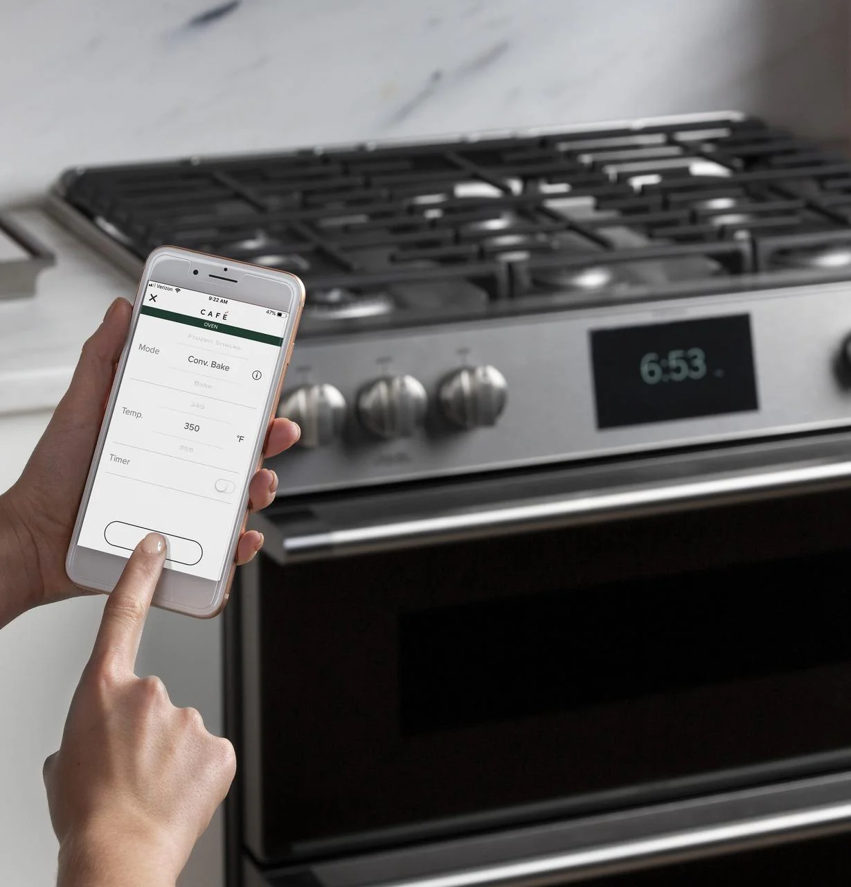 Caf(eback)™ 30" Smart Slide-In, Front-Control, Dual-Fuel, Double-Oven Range with Convection in Platinum Glass - Image 32