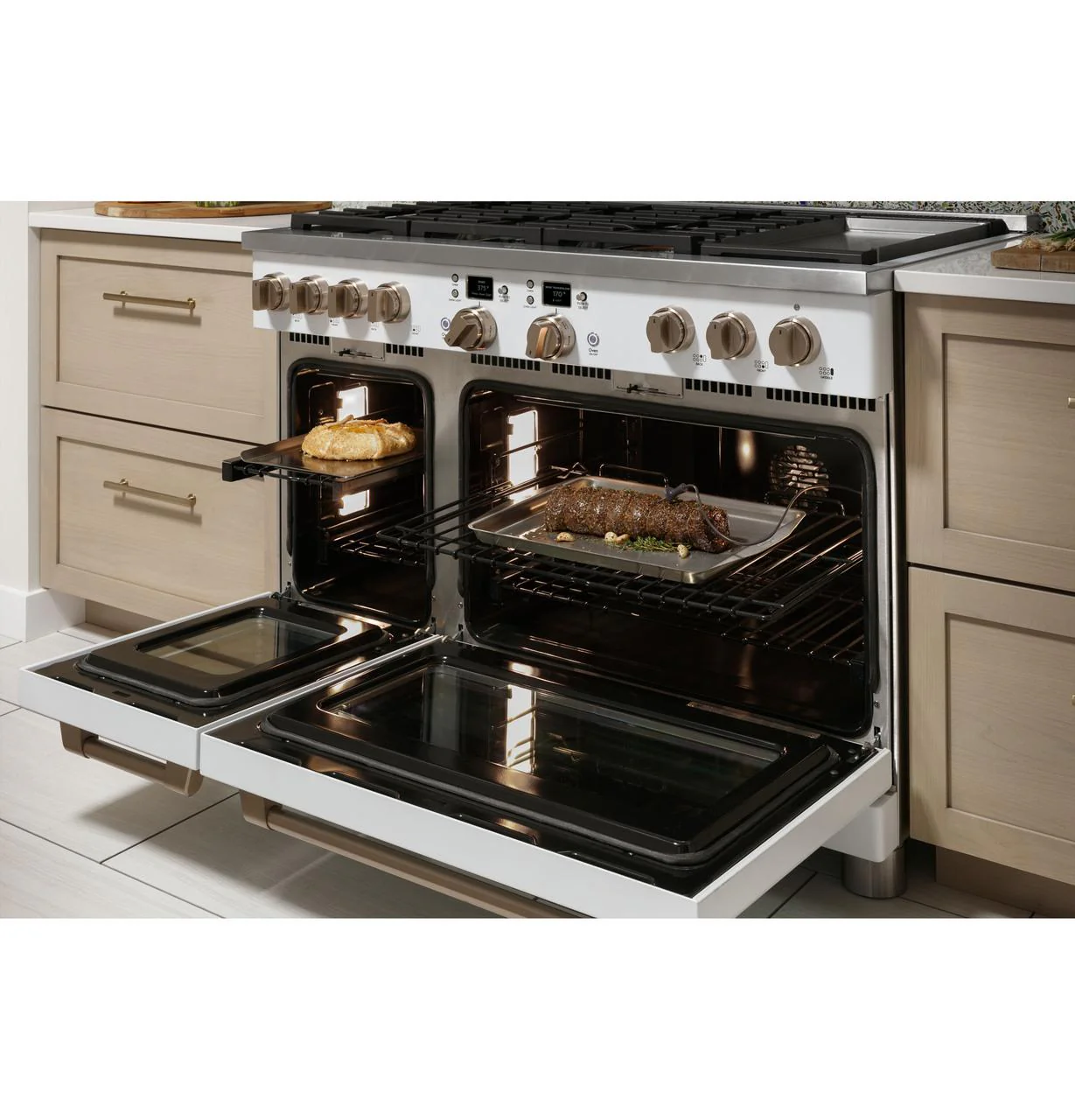 Cafe C2Y486P2TS1 CAF(EBACK)™ 48" Smart Dual-Fuel Commercial-Style Range with 6 Burners and Griddle (Natural Gas) - Image 38