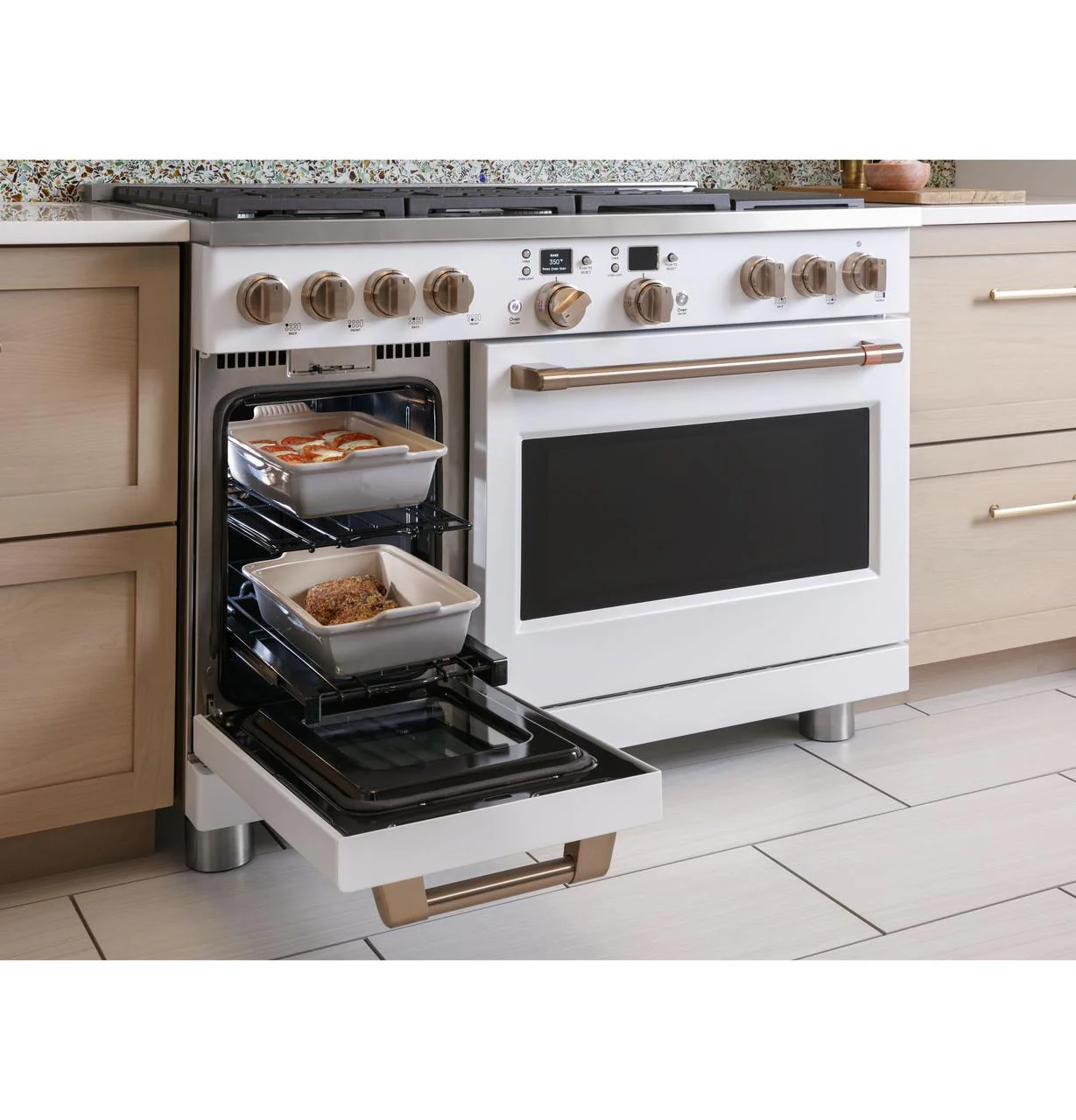 Cafe C2Y486P3TD1 CAF(EBACK)™ 48" Smart Dual-Fuel Commercial-Style Range with 6 Burners and Griddle (Natural Gas) - Image 25