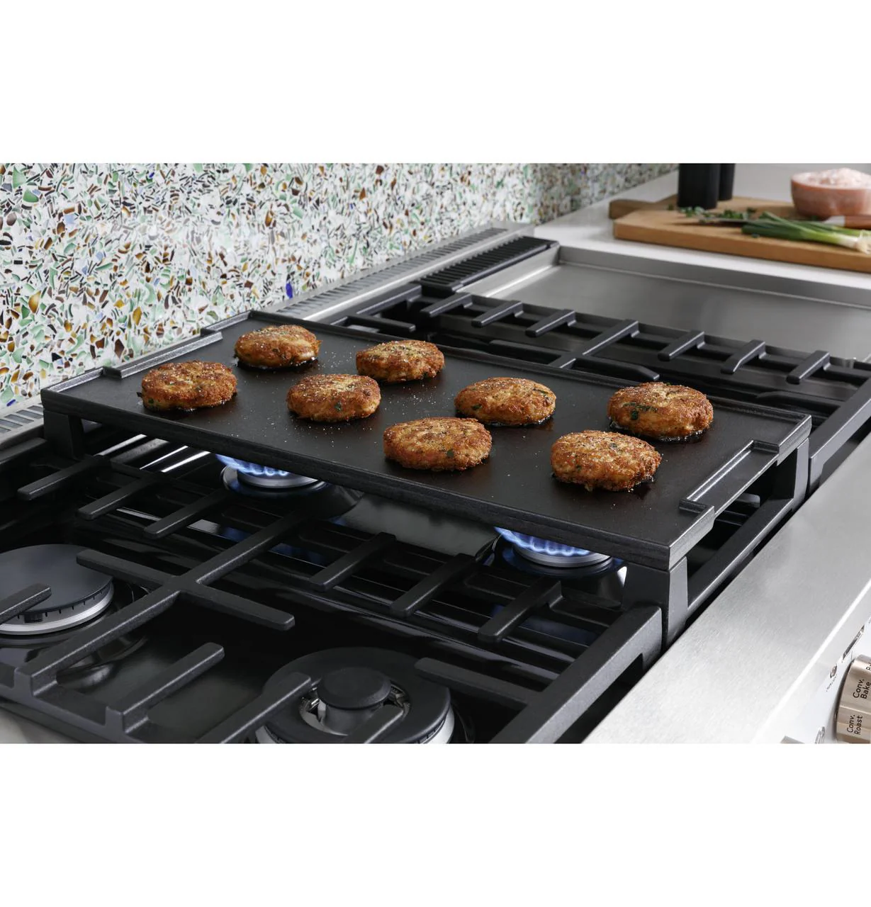 Cafe C2Y486P3TD1 CAF(EBACK)™ 48" Smart Dual-Fuel Commercial-Style Range with 6 Burners and Griddle (Natural Gas) - Image 34