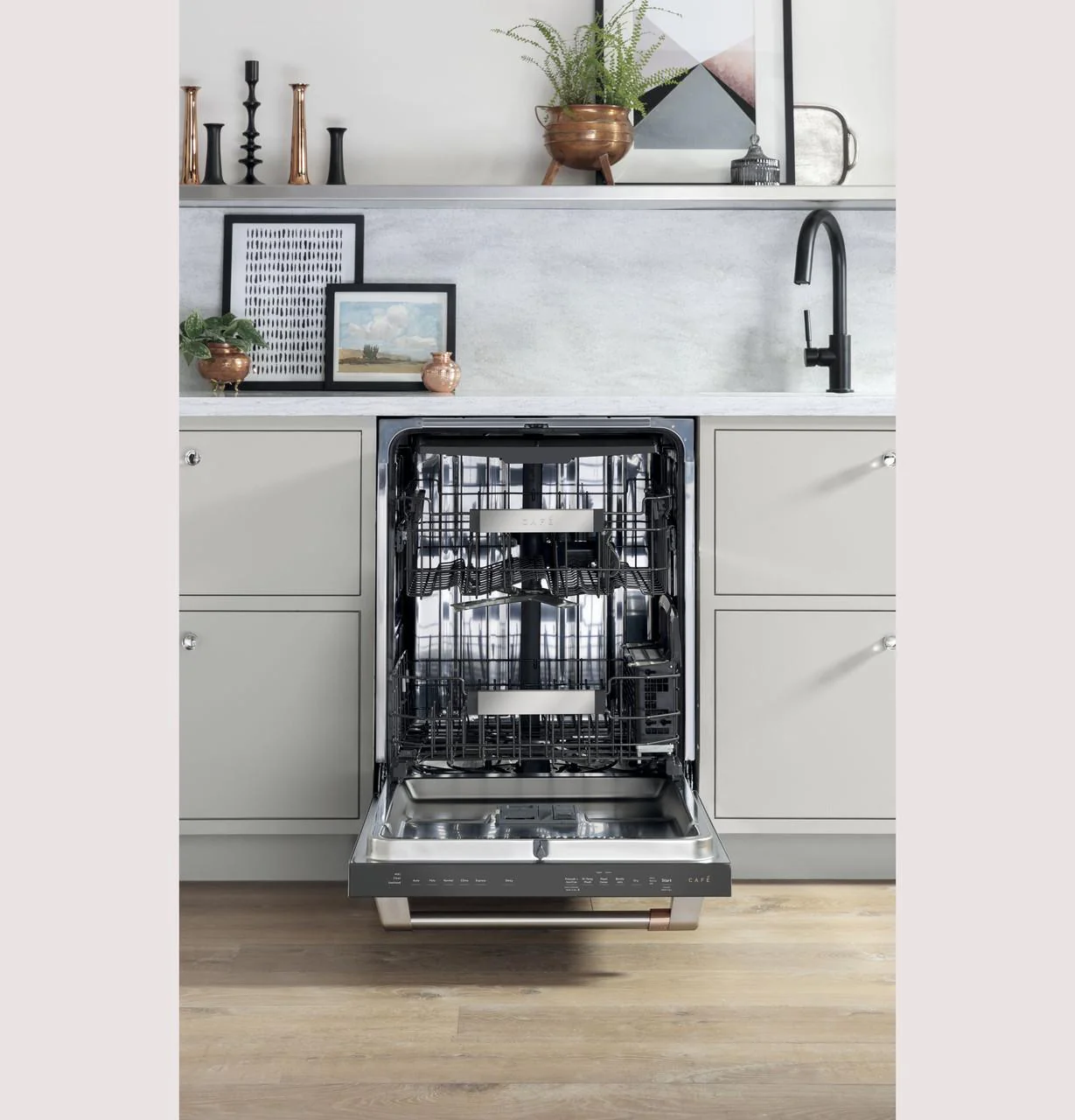 Cafe Caf(eback)™ ENERGY STAR® Stainless Steel Interior Dishwasher with Sanitize and Ultra Wash - Image 5
