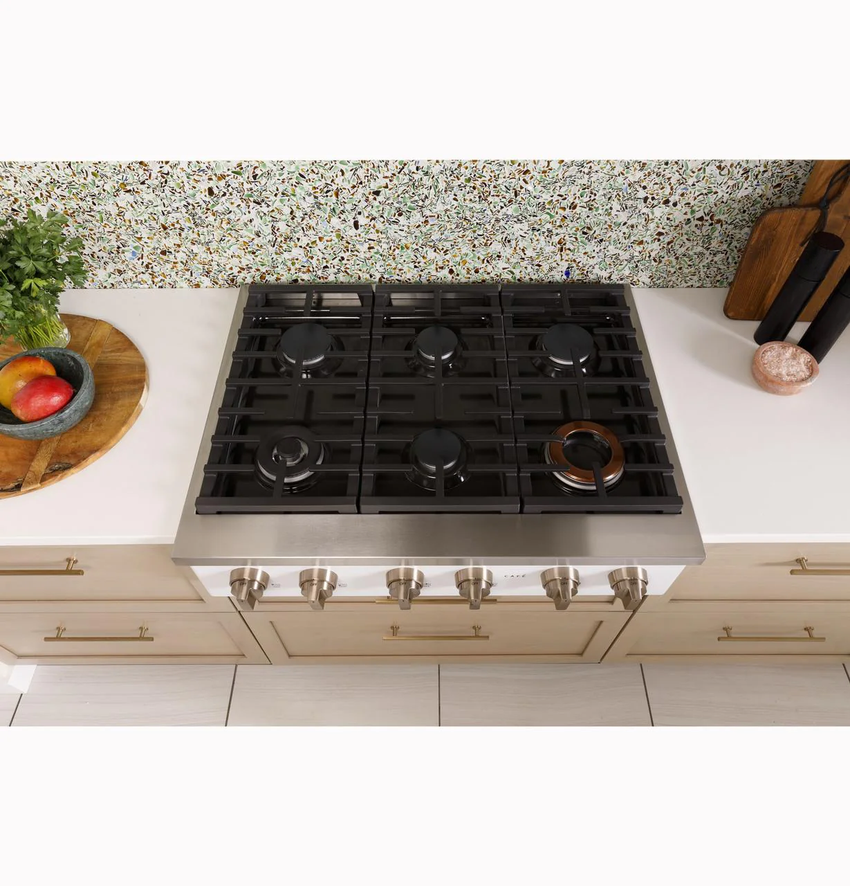 Cafe CGU366P3TD1 CAF(EBACK)™ 36" Commercial-Style Gas Rangetop with 6 Burners (Natural Gas) - Image 8