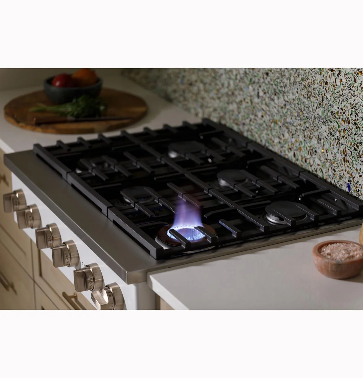 Cafe CGU366P4TW2 CAF(EBACK)™ 36" Commercial-Style Gas Rangetop with 6 Burners (Natural Gas) - Image 27