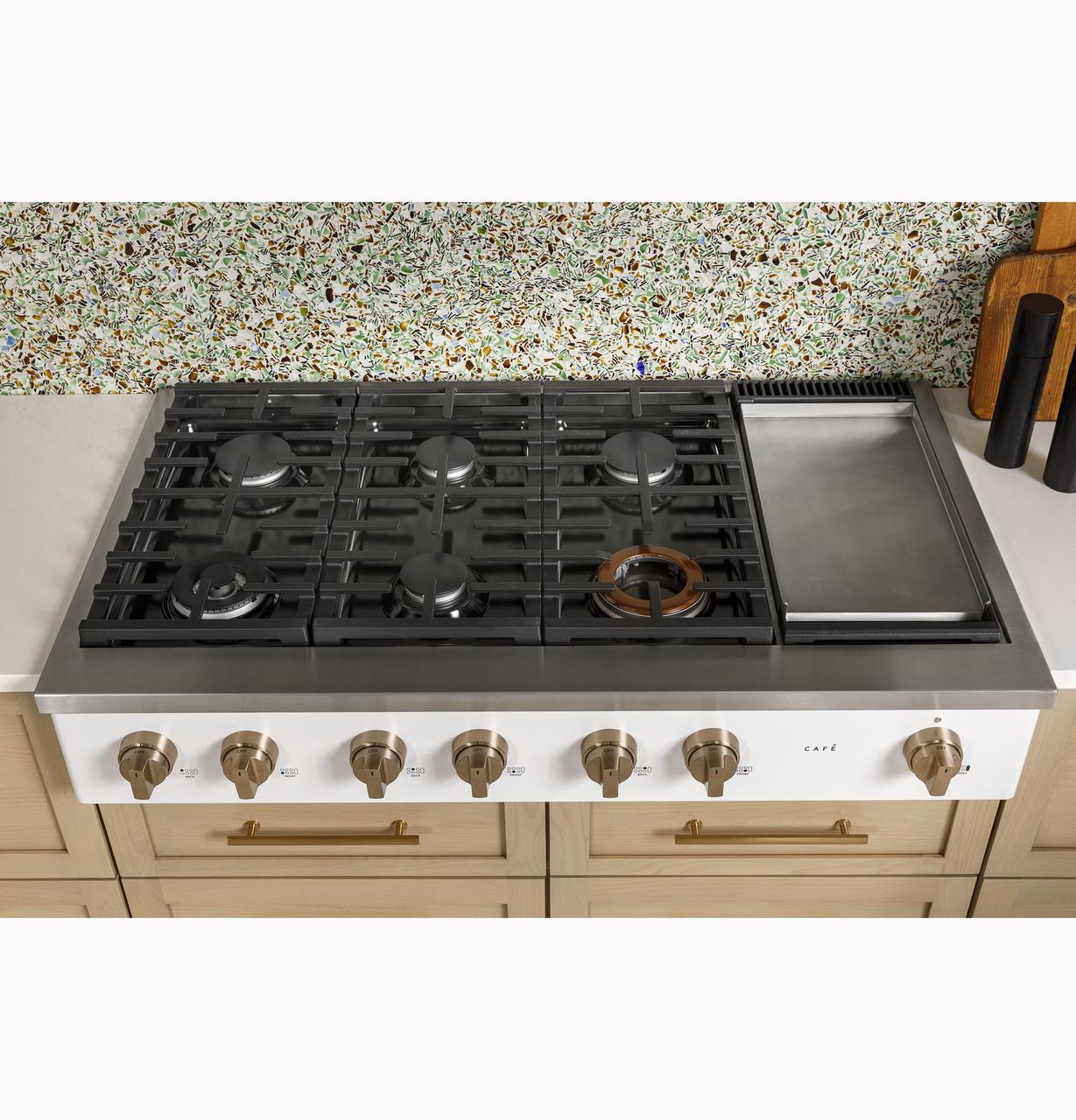 Cafe CGU486P2TS1 CAF(EBACK)™ 48" Commercial-Style Gas Rangetop with 6 Burners and Integrated Griddle (Natural Gas) - Image 7