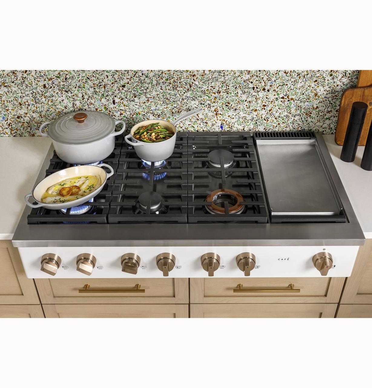 Cafe CGU486P4TW2 CAF(EBACK)™ 48" Commercial-Style Gas Rangetop with 6 Burners and Integrated Griddle (Natural Gas) - Image 10