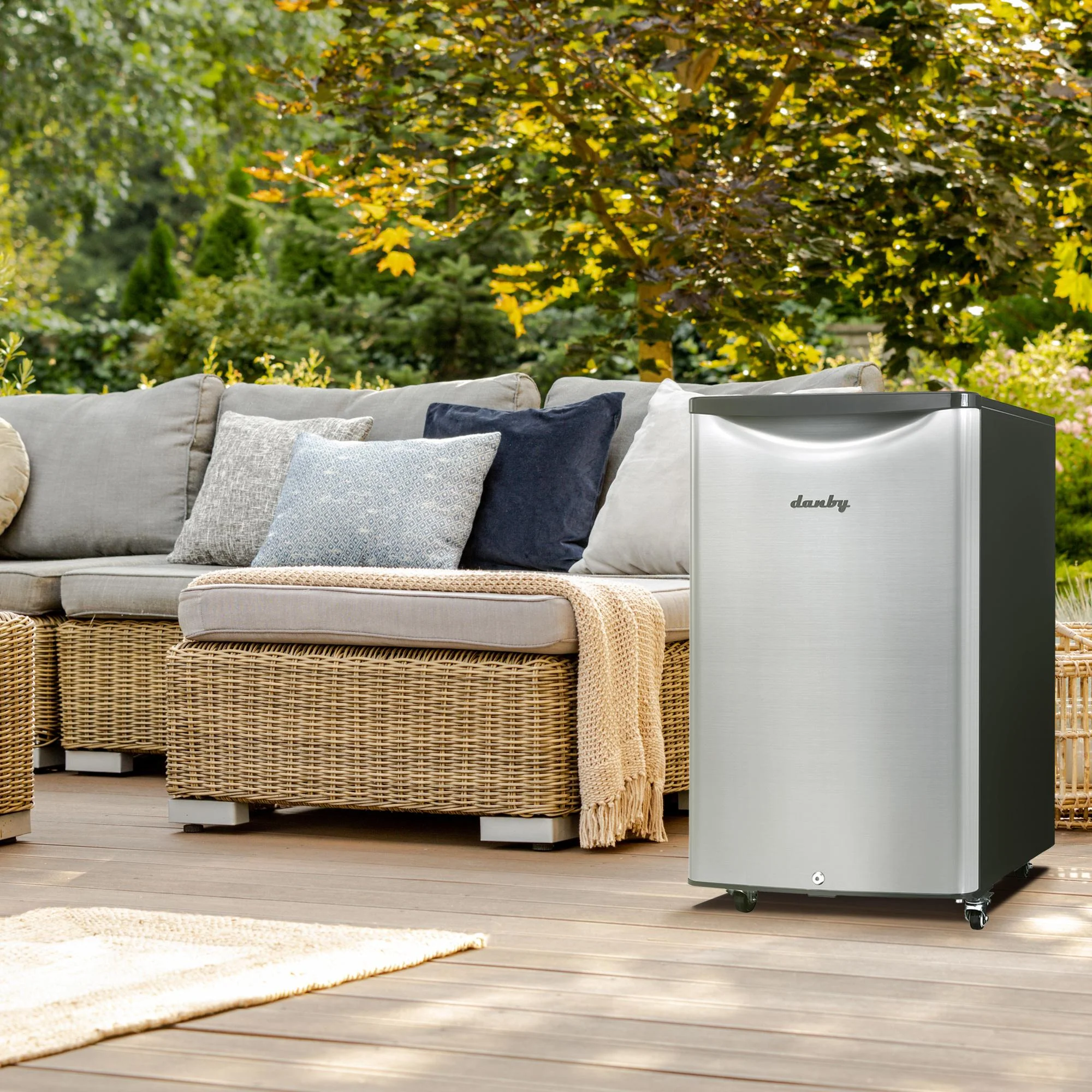 Danby 4.4 cu. ft. Outdoor Fridge in Stainless Steel - Image 6
