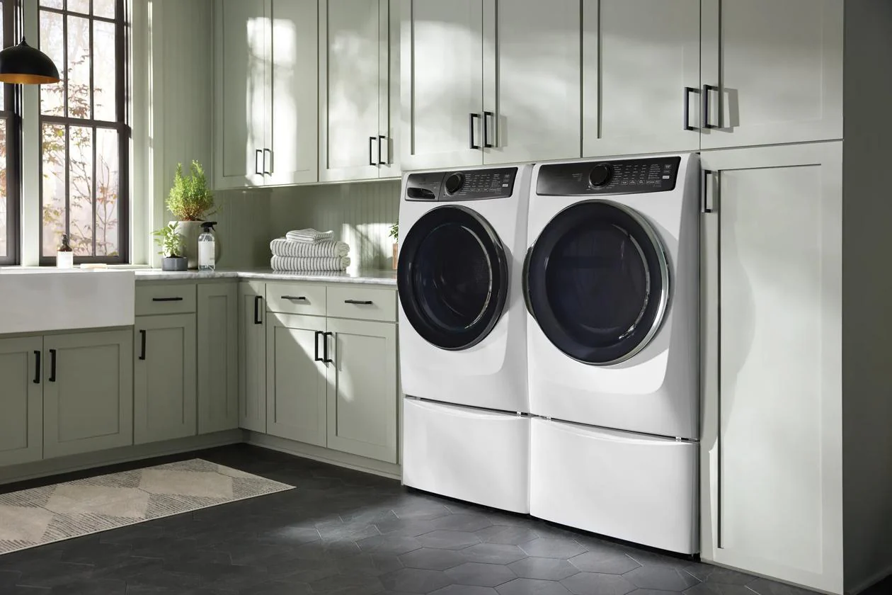 Electrolux ELFG7738MW Front Load Perfect Steam™ Gas Dryer with LuxCare® Dry and Instant Refresh - 8.0 Cu. Ft. - Image 8
