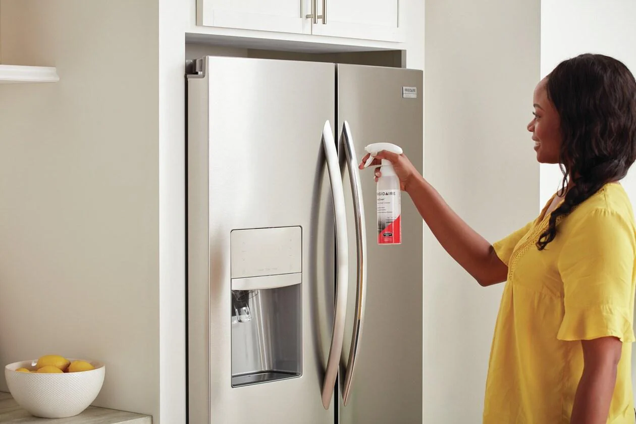 Frigidaire 5304508691 ReadyClean™ Stainless Steel Cleaner - Image 2