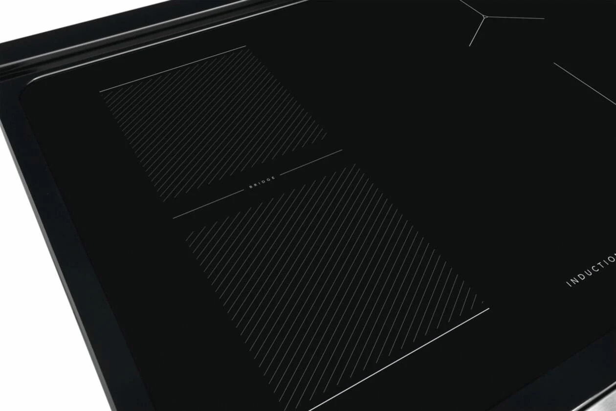 Frigidaire FCFI3082BS 30" Front Control Induction Range with Air Fry - Image 10