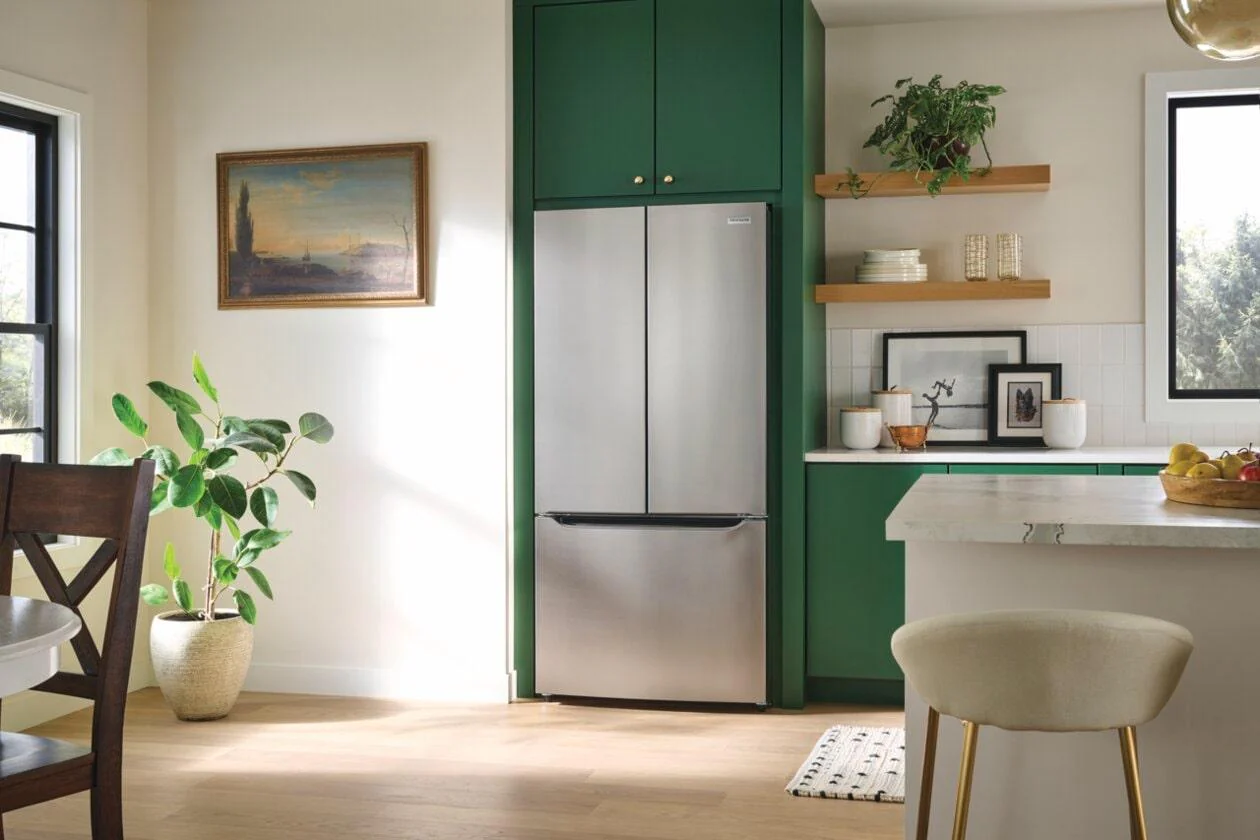 Frigidaire FRFG2033AV 20 Cu. Ft. Counter-Depth French Door Refrigerator - Image 12
