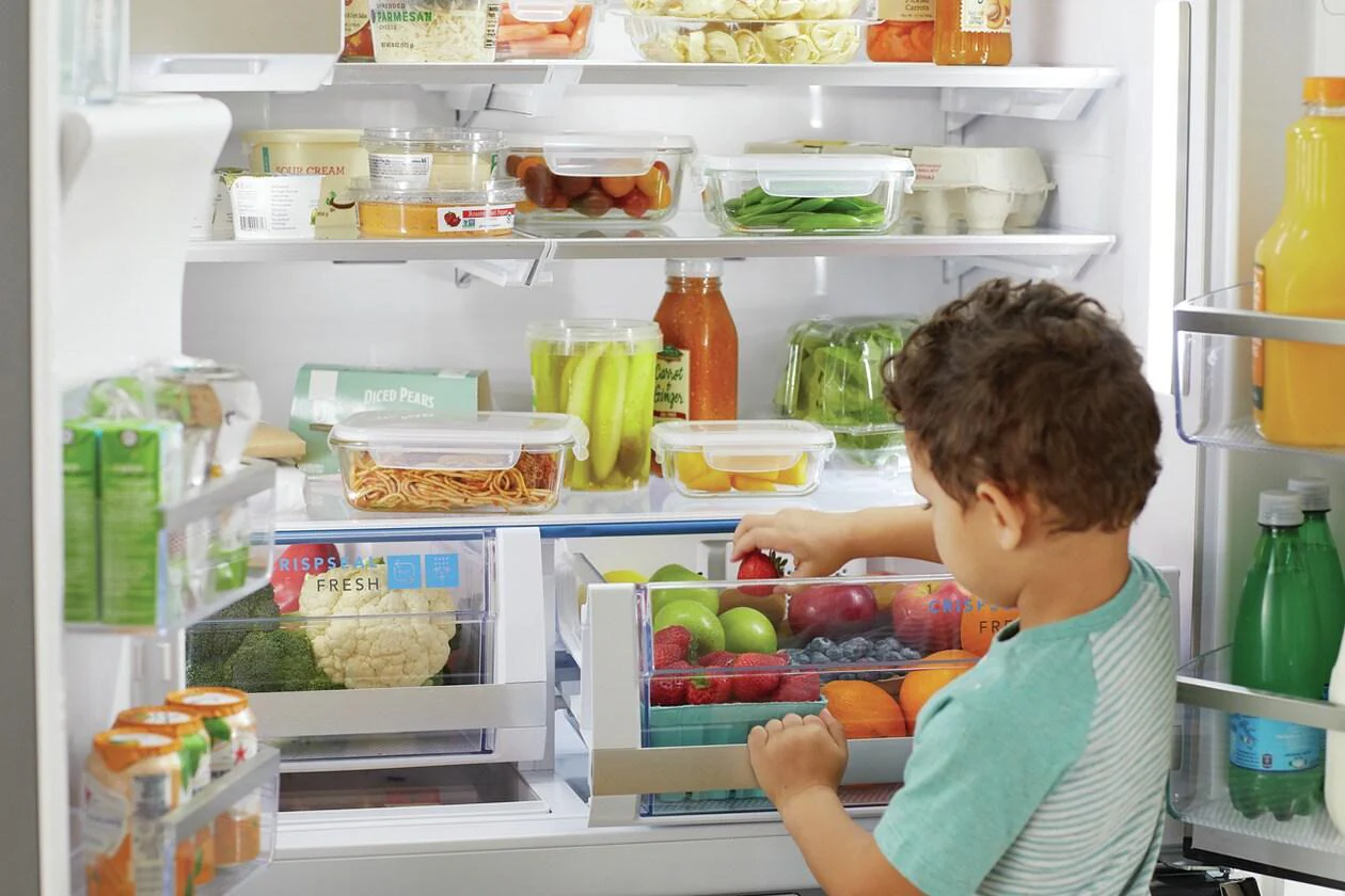 Frigidaire GRMC2273CF 22 Cu. Ft. Counter-Depth 4-Door French Door Refrigerator - Image 9