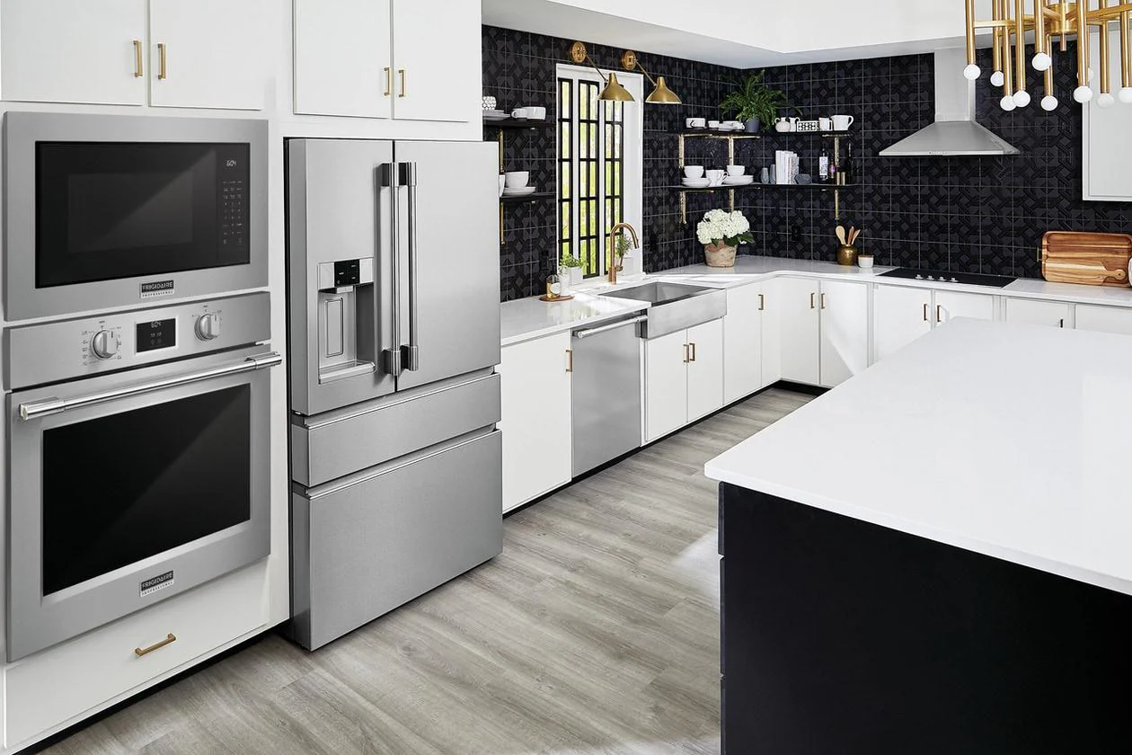 Frigidaire Professional 2.2 Cu. Ft. Built-In Microwave - Image 4