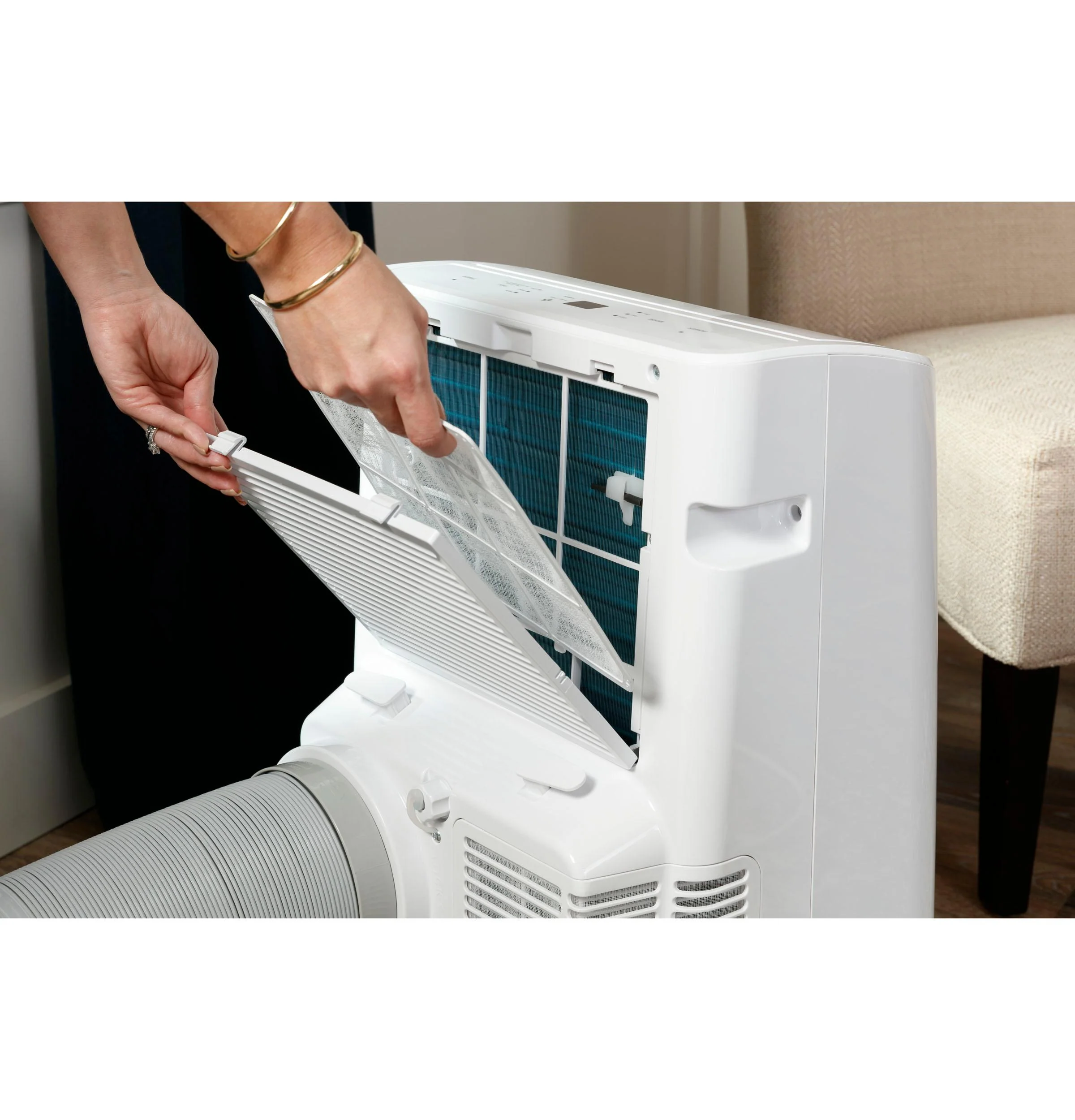 APSA13YBMW GE® 9,950 BTU SACC Portable Air Conditioner for Medium Rooms up to 350 sq ft. (14,000 BTU ASHRAE) - Image 4