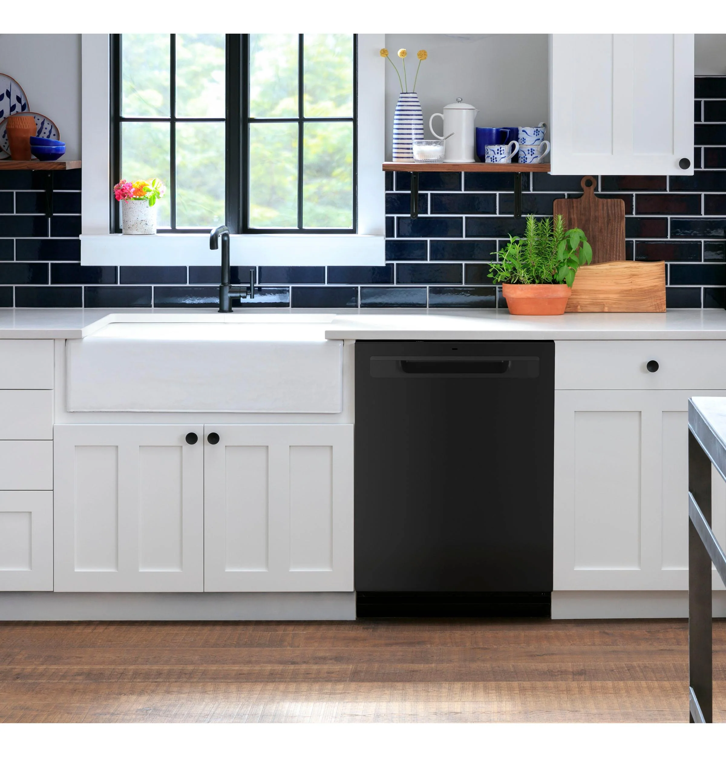 GDP630PGRBB GE® ENERGY STAR® Top Control with Plastic Interior Dishwasher with Sanitize Cycle & Dry Boost - Image 5