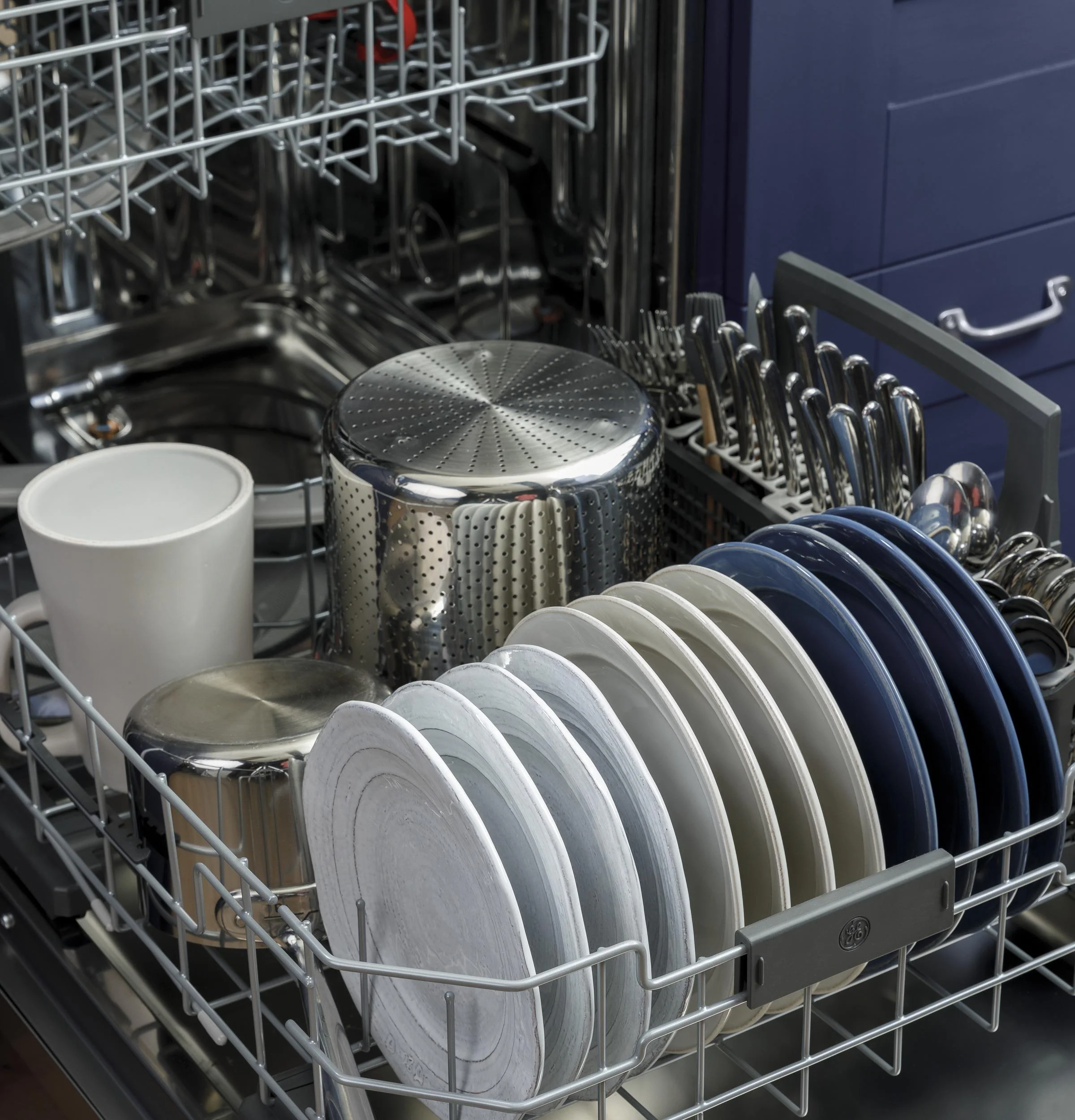 GE® Fingerprint Resistant Top Control with Stainless Steel Interior Dishwasher with Sanitize Cycle & Dry Boost - Image 44