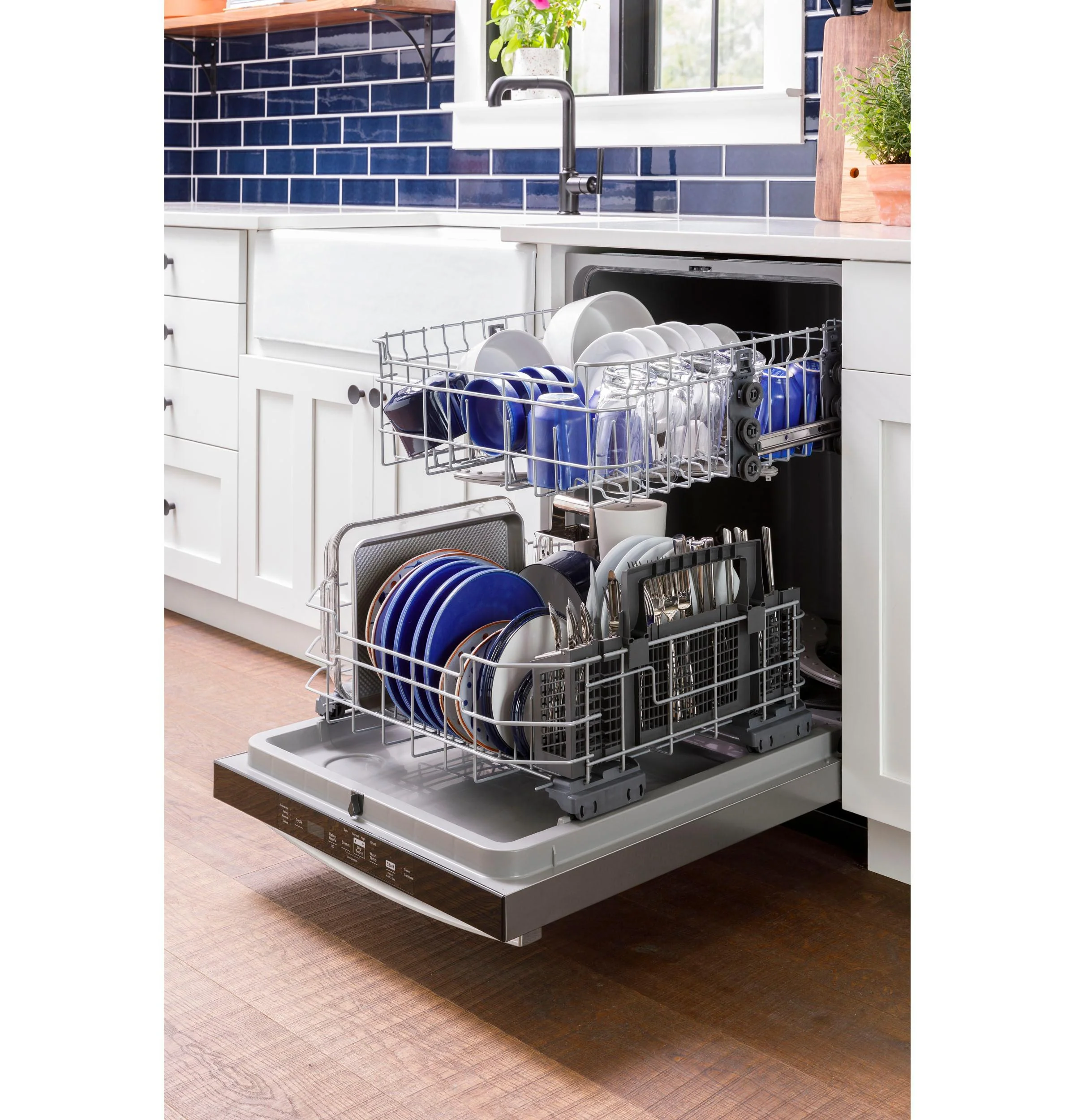 GDT550PMRES GE® ENERGY STAR® Top Control with Plastic Interior Dishwasher with Sanitize Cycle & Dry Boost - Image 26