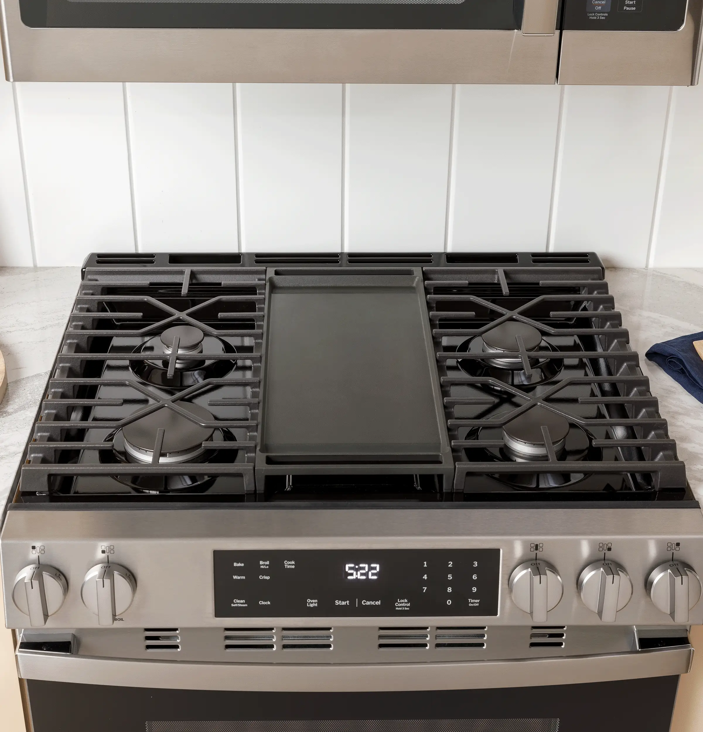 GGS500SVSS GE® 30" Slide-In Front Control Gas Range with Crisp Mode - Image 21