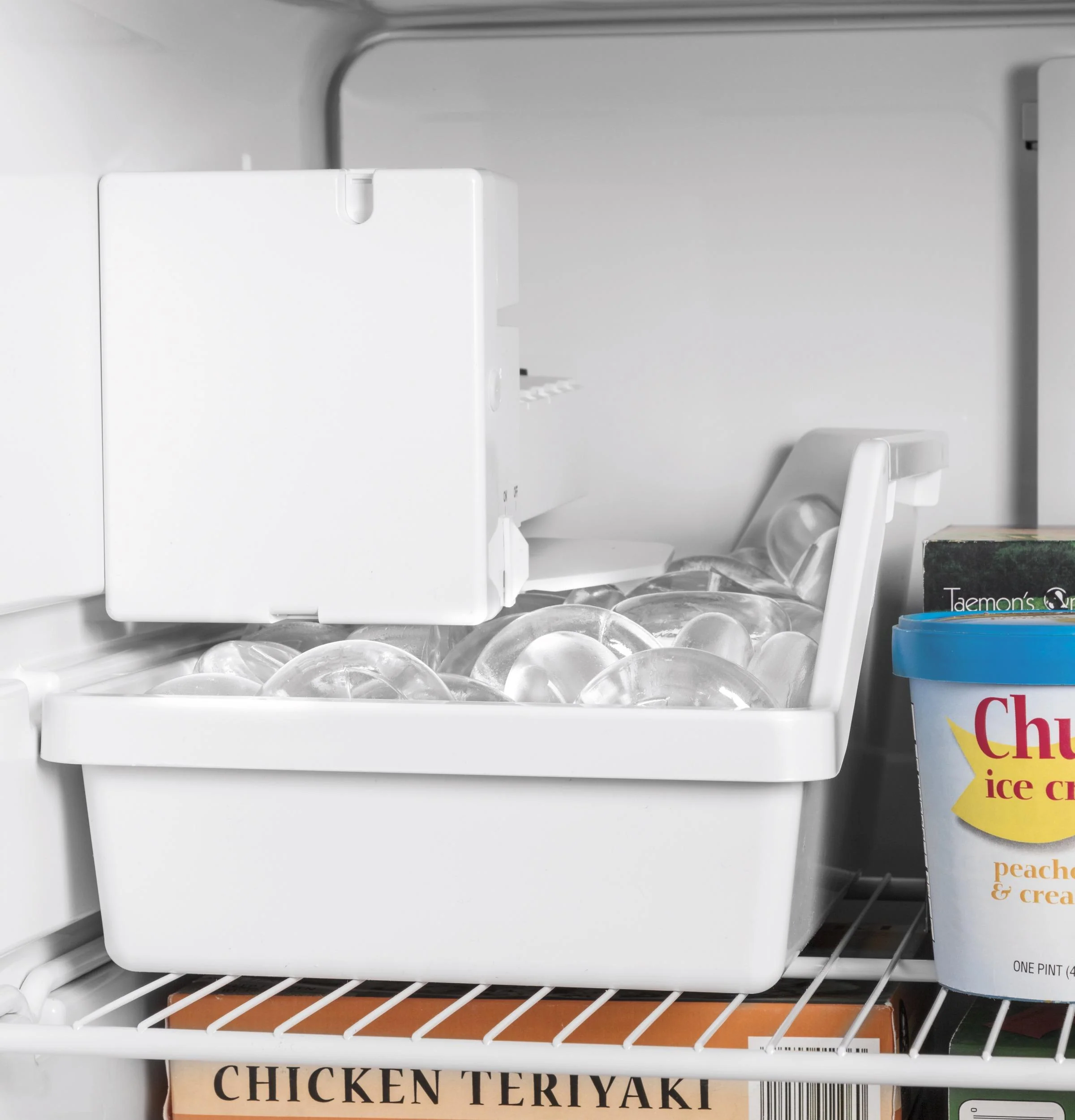 GIE19JSNRSS GE® ENERGY STAR® 19.2 Cu. Ft. Top-Freezer Refrigerator - Image 7