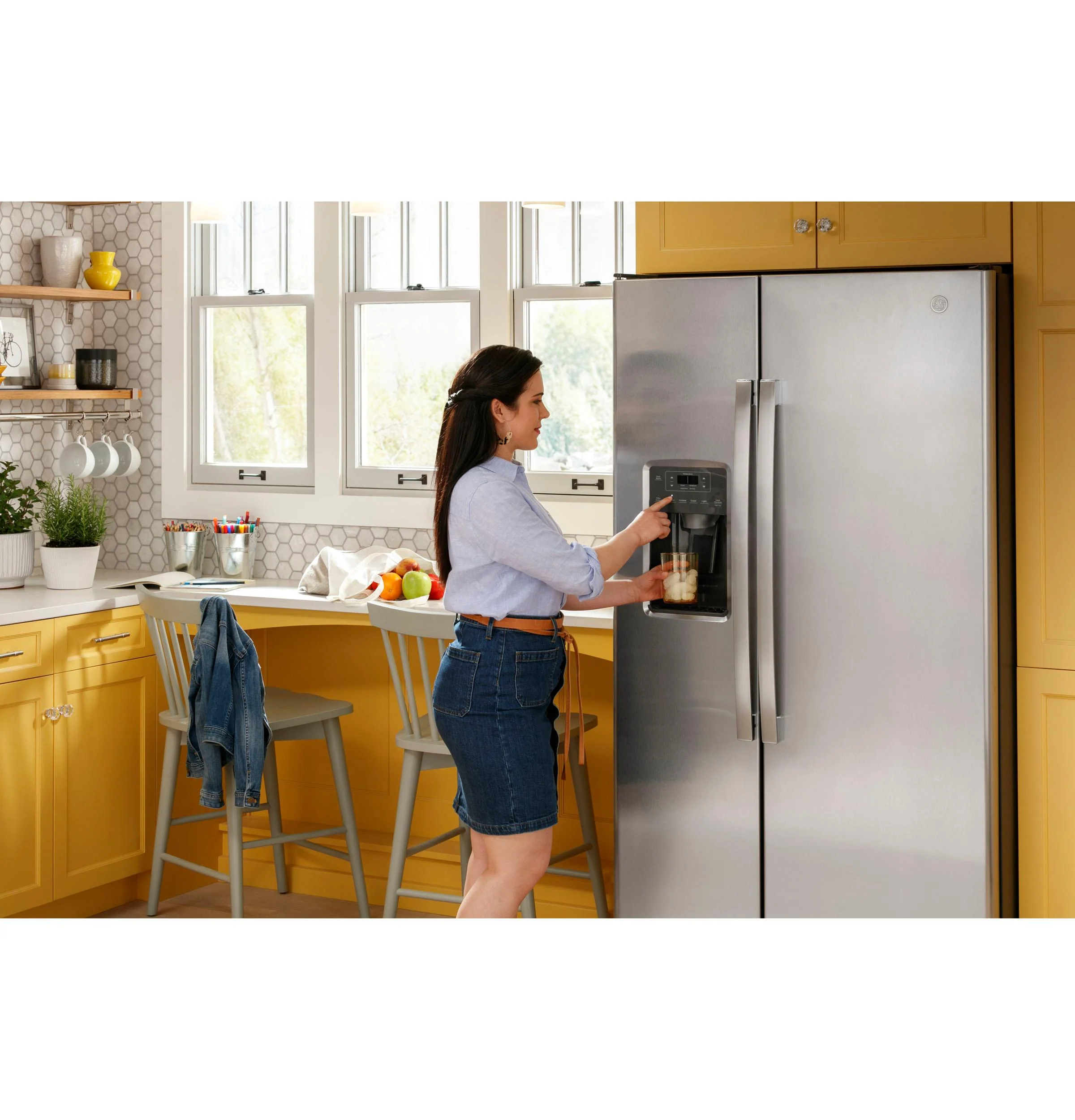 GSE25GGPWW GE® ENERGY STAR® 25.3 Cu. Ft. Side-By-Side Refrigerator - Image 15