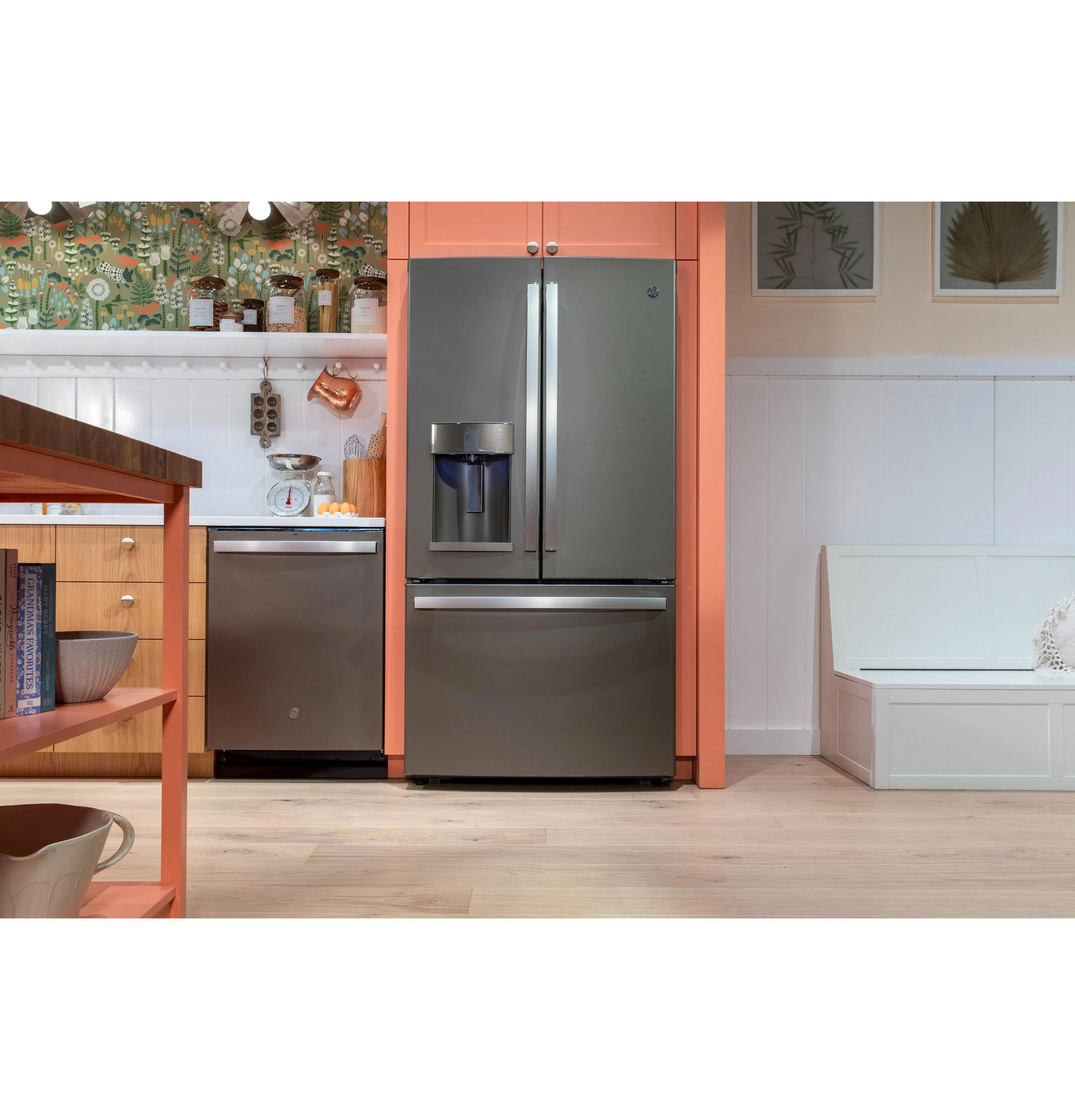 GYE22GMNES GE® ENERGY STAR® 22.1 Cu. Ft. Counter-Depth French-Door Refrigerator - Image 11