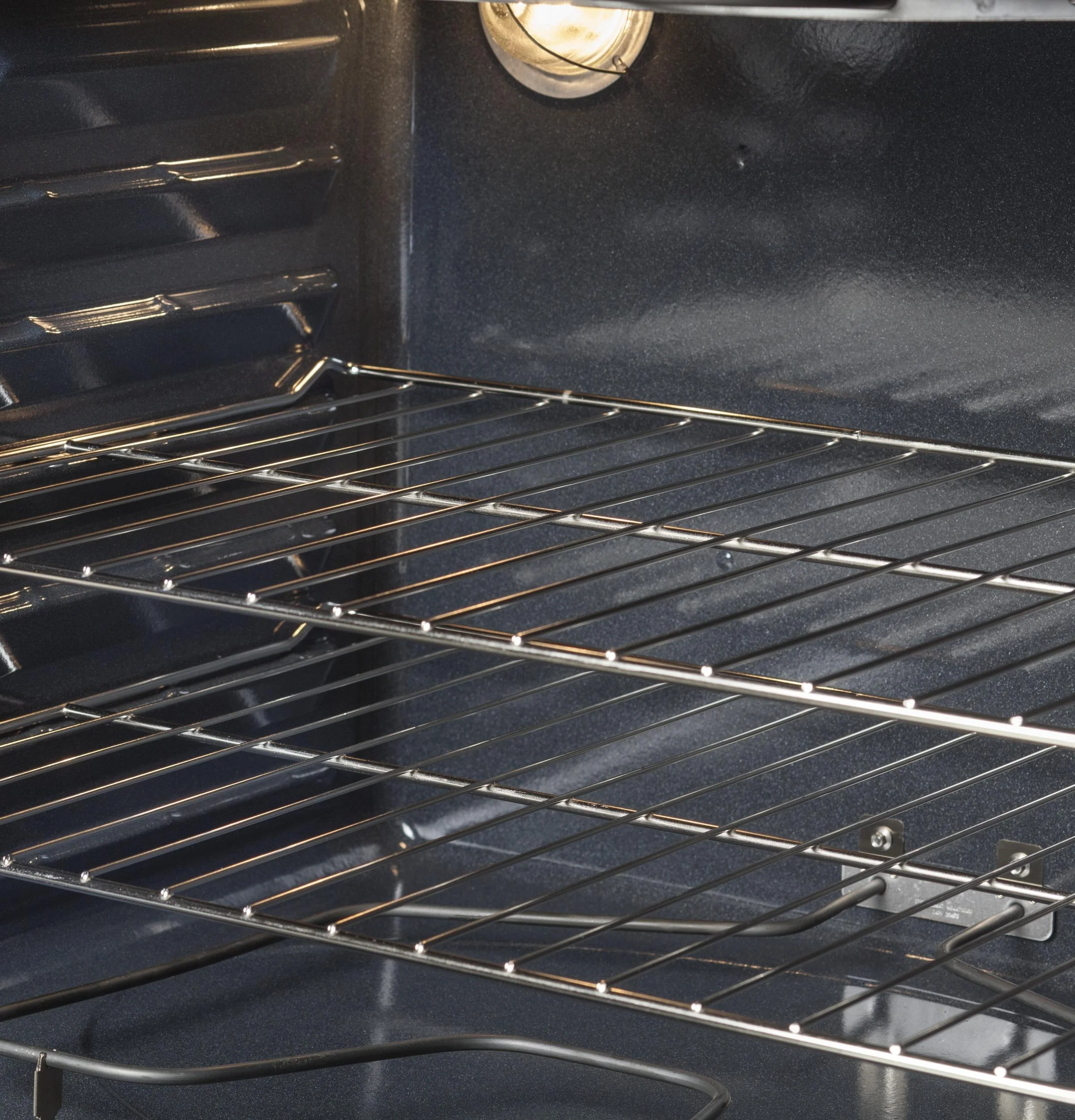 GE® 30" Free-Standing Electric Convection Range - Image 9