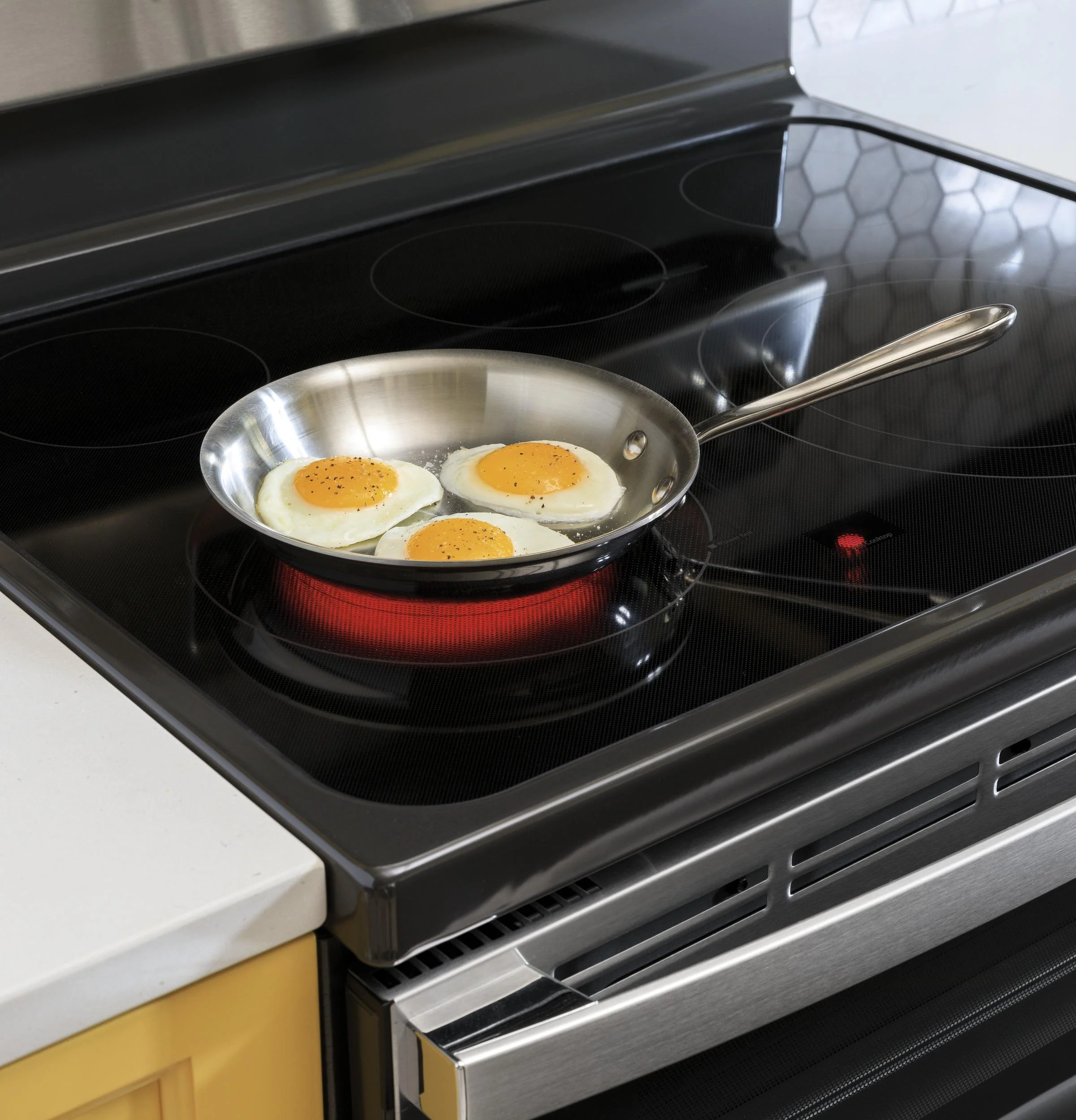 JBS86SPSS GE 30" Free-Standing Electric Double Oven Convection Range - Image 9