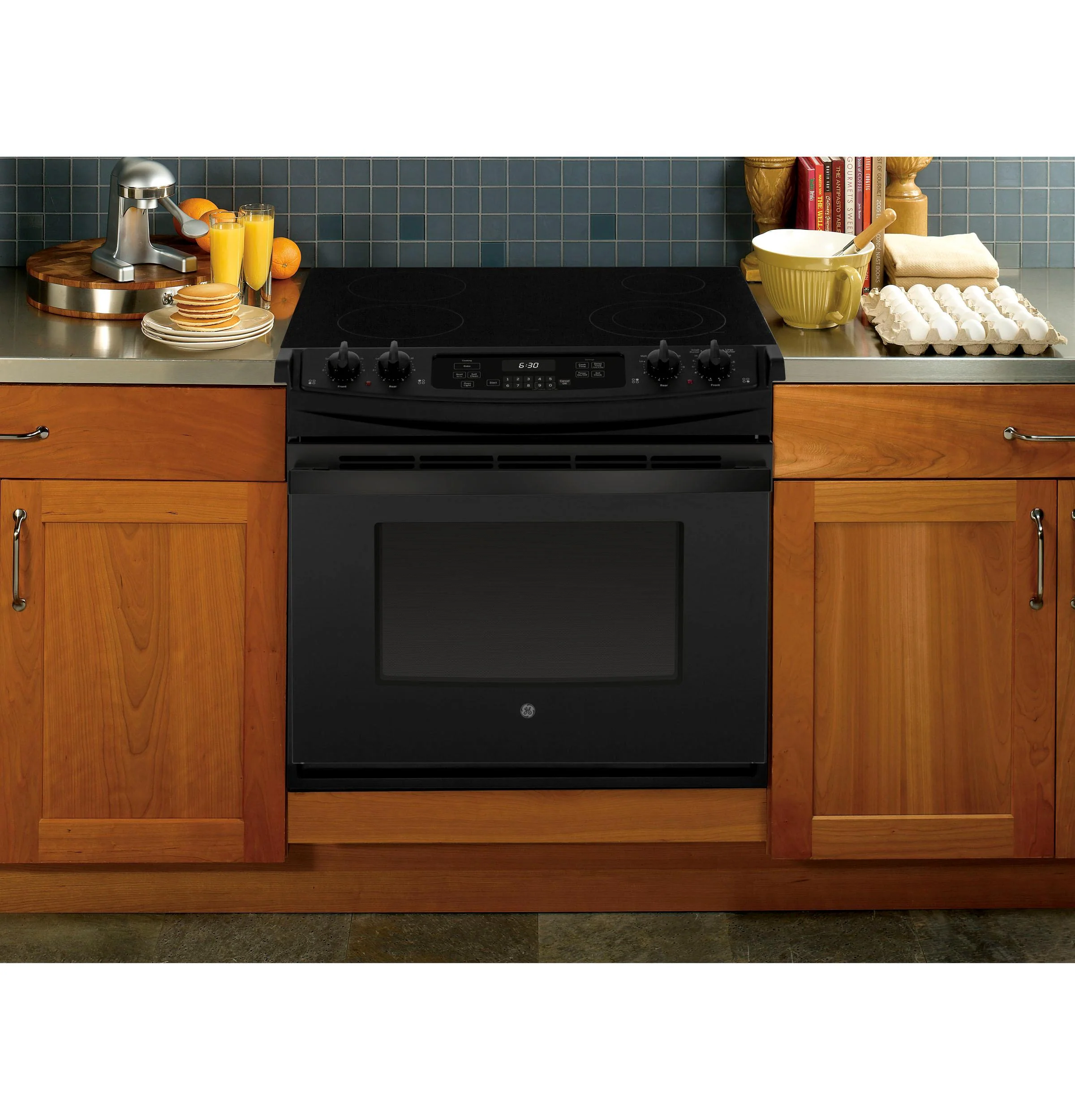 JD630DTBB GE® 30" Drop-In Electric Range - Image 4