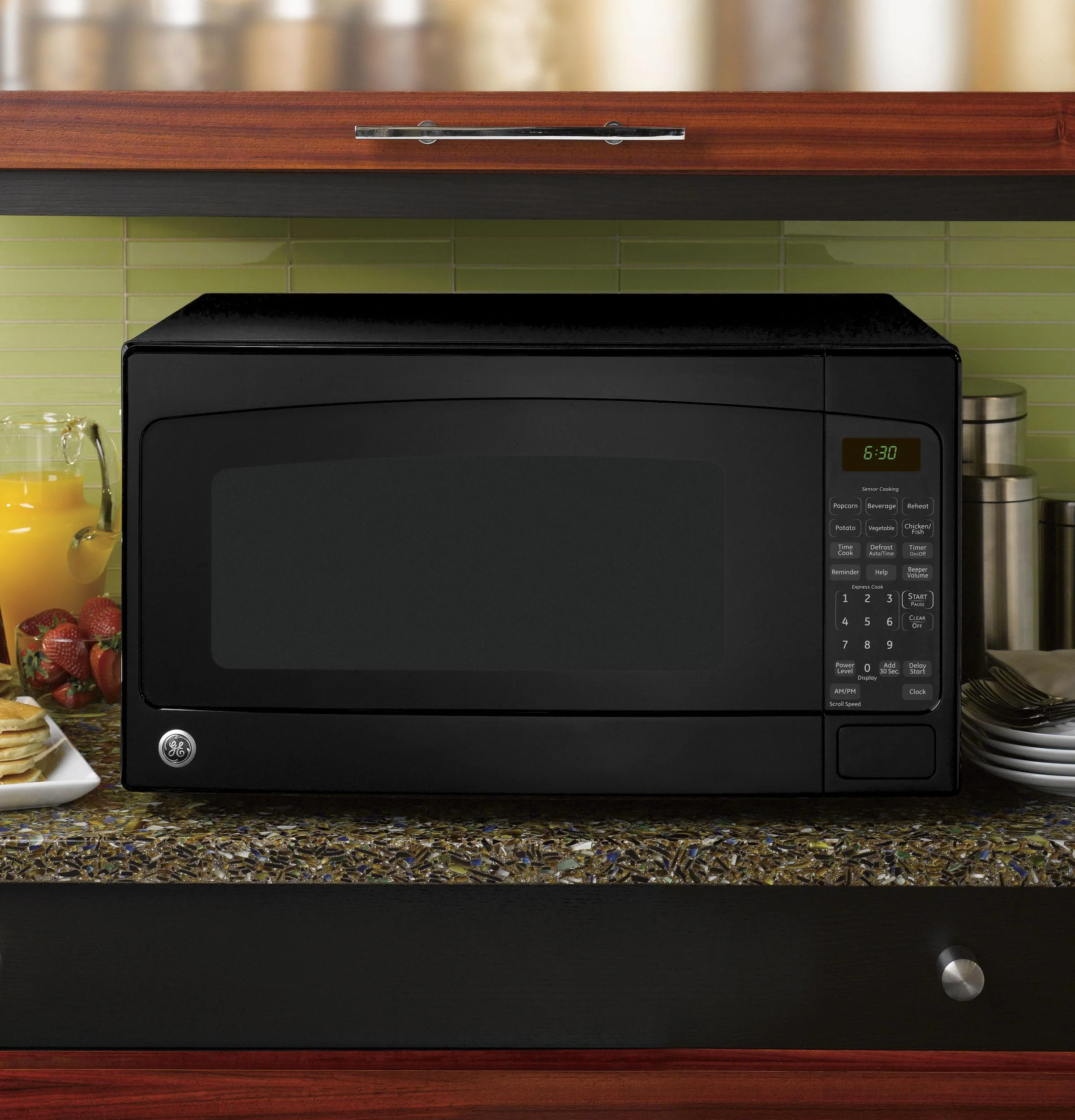 JES2051DNBB GE® 2.0 Cu. Ft. Capacity Countertop Microwave Oven - Image 2