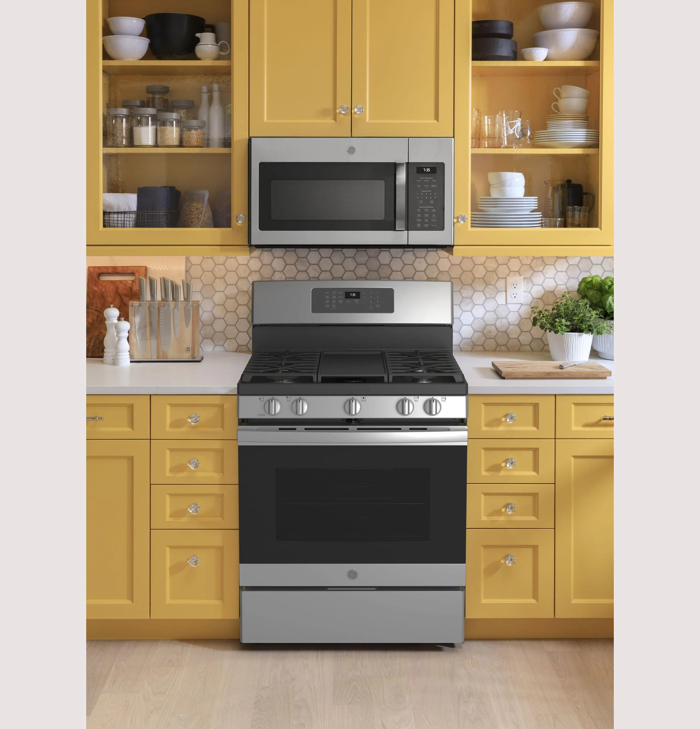 JGB735SPSS GE® 30" Free-Standing Gas Convection Range with No Preheat Air Fry - Image 6