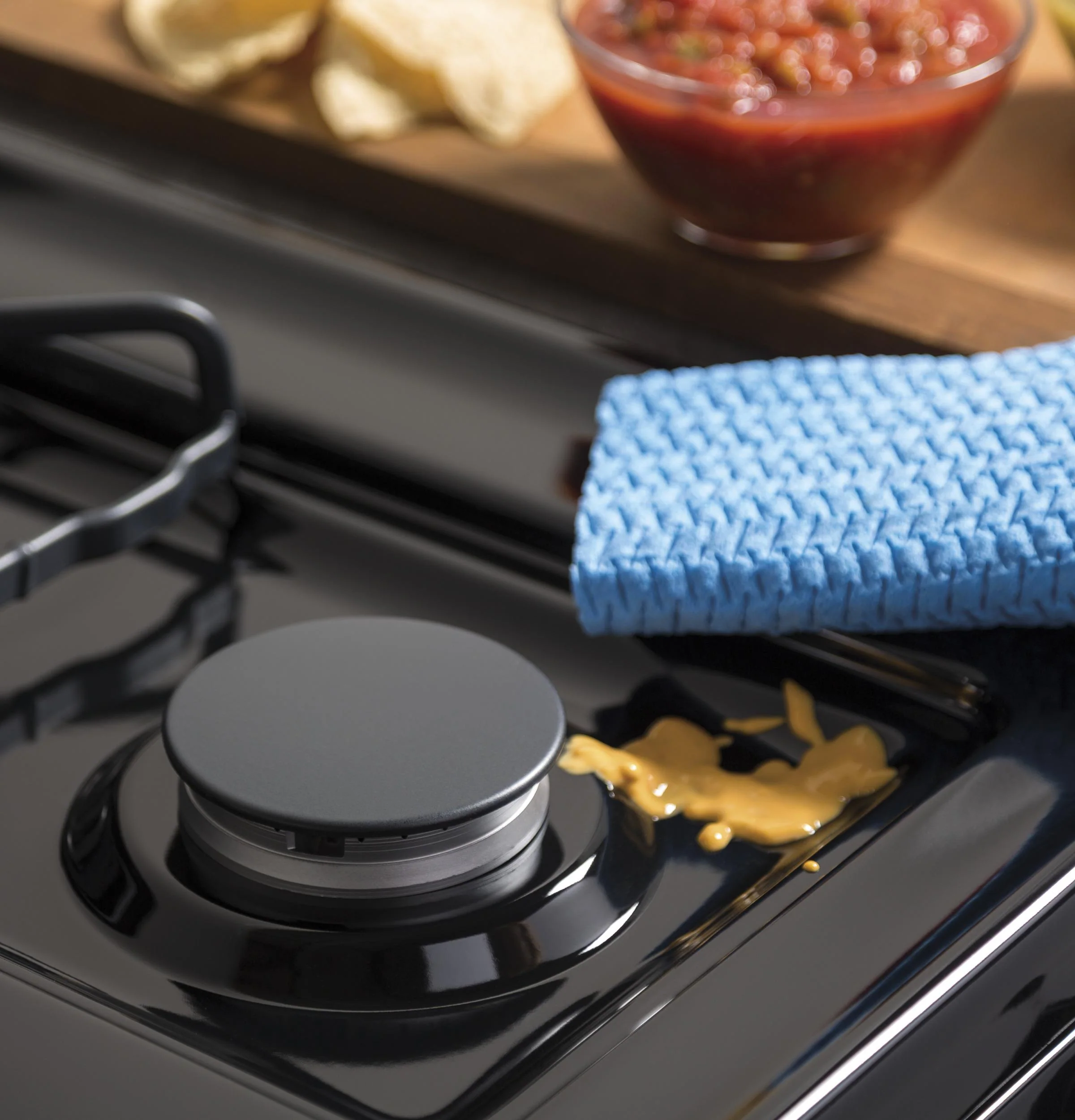 JGBS10DEMBB GE® 30" Free-Standing Front Control Gas Range - Image 6