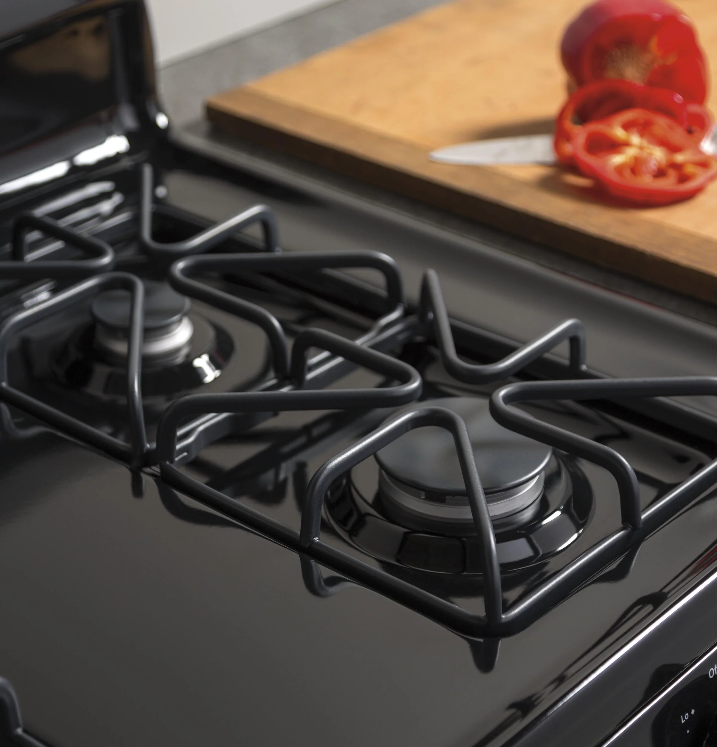 JGBS60DEKBB GE® 30" Free-Standing Gas Range - Image 10