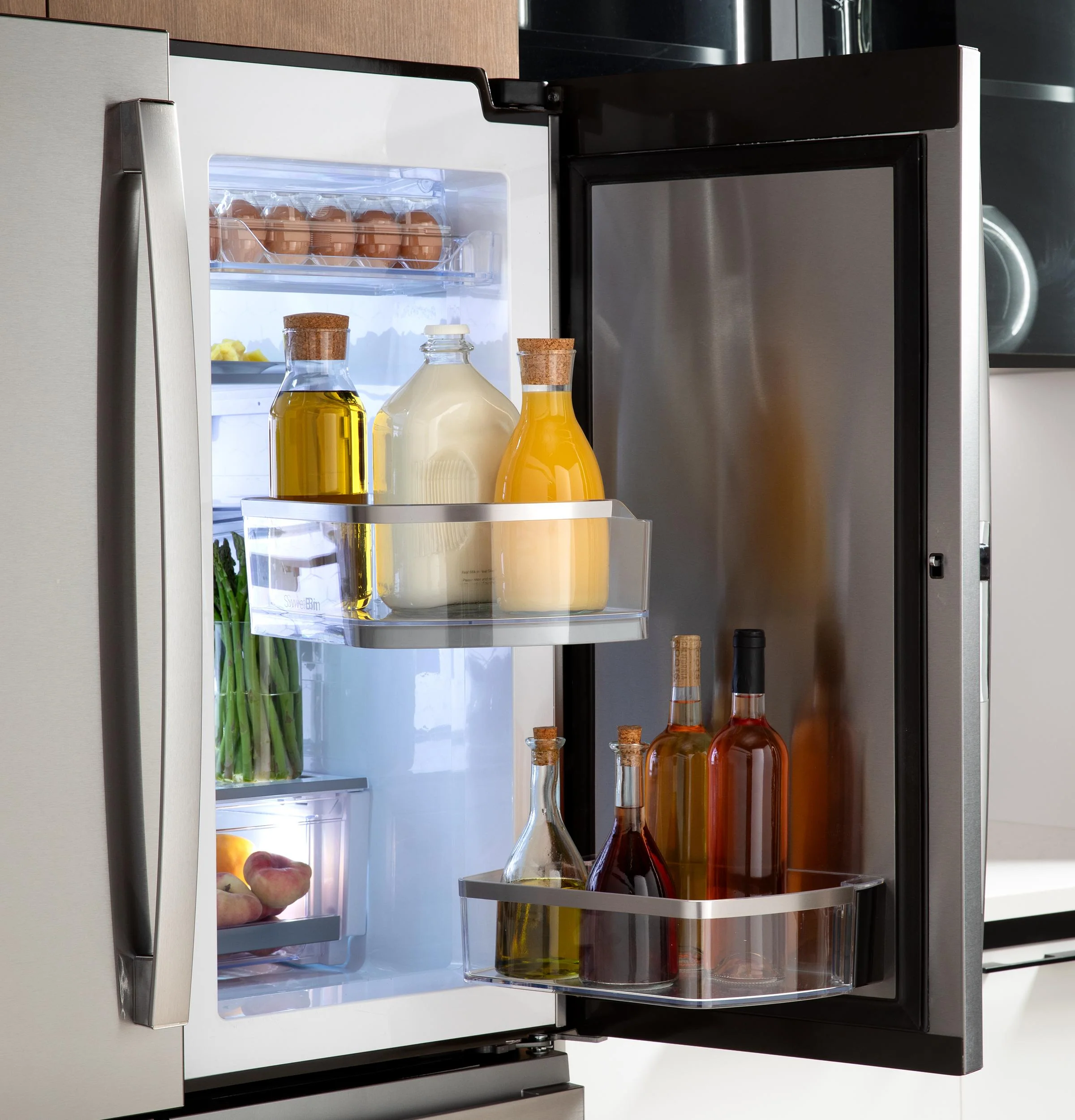 PAD28BYTFS GE Profile™ ENERGY STAR® 28.4 Cu. Ft. Quad-Door Refrigerator with Dual-Dispense AutoFill Pitcher and Door in Door - Image 4