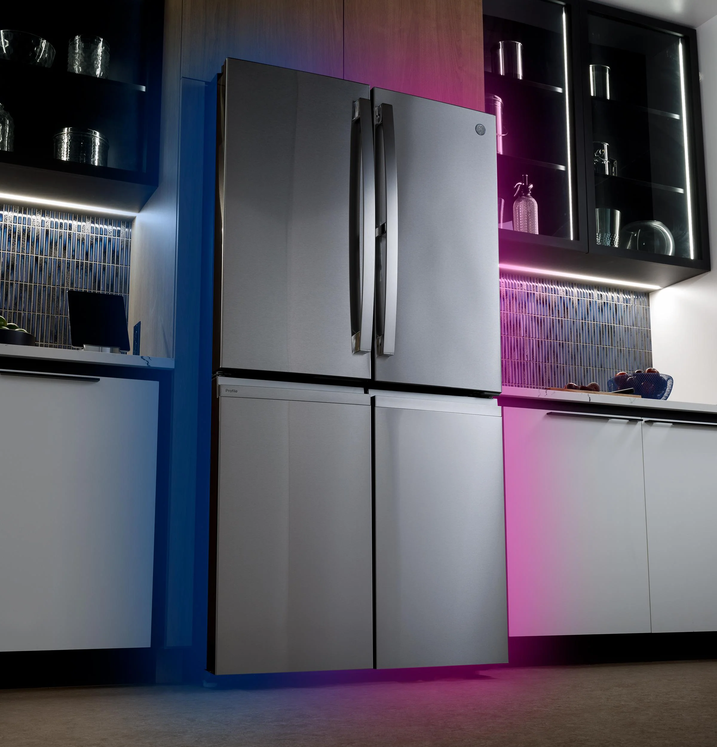 PAD28BYTFS GE Profile™ ENERGY STAR® 28.4 Cu. Ft. Quad-Door Refrigerator with Dual-Dispense AutoFill Pitcher and Door in Door - Image 9