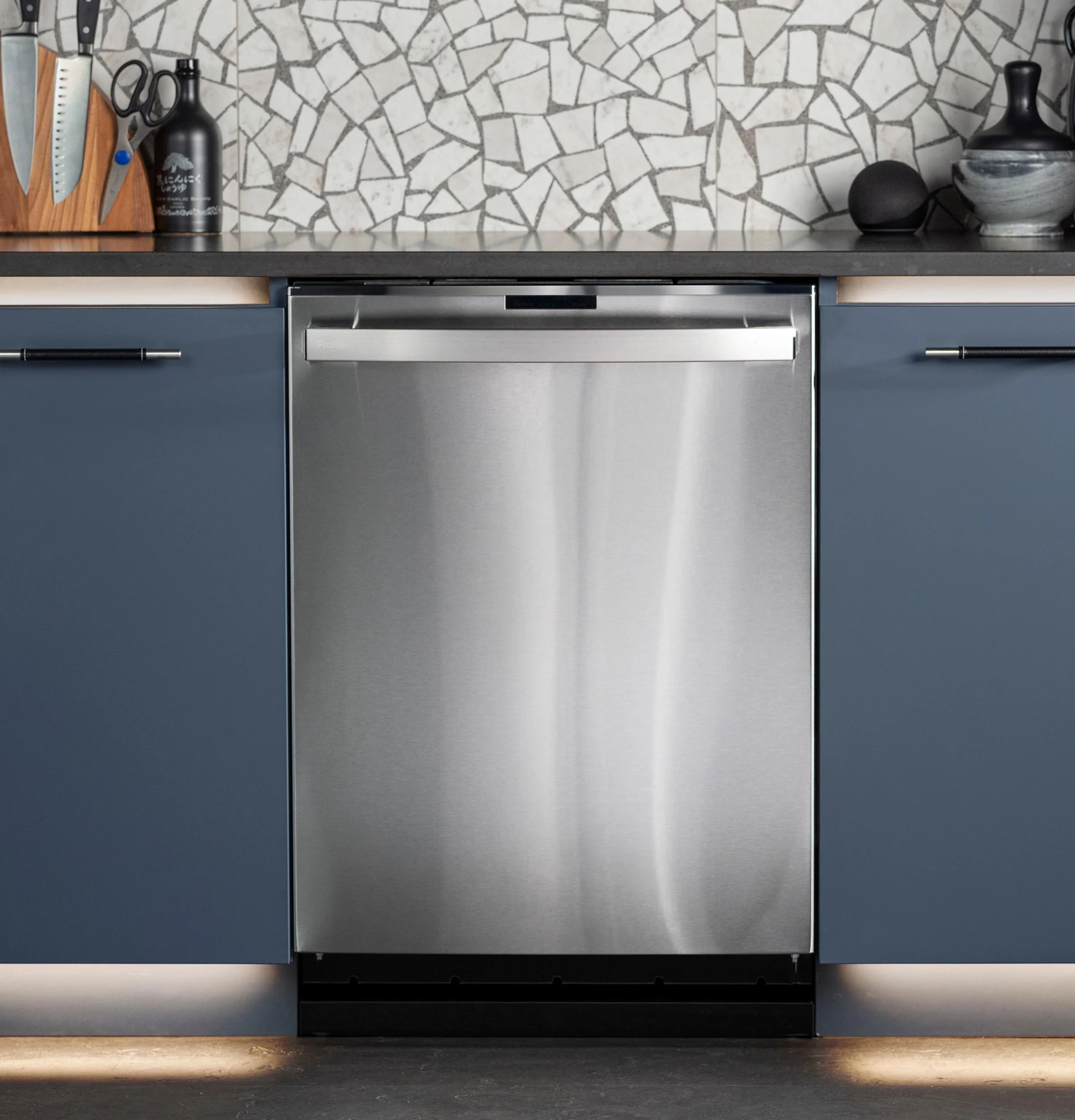 GE Profile™ ENERGY STAR® UltraFresh System Dishwasher with Stainless Steel Interior - Image 39