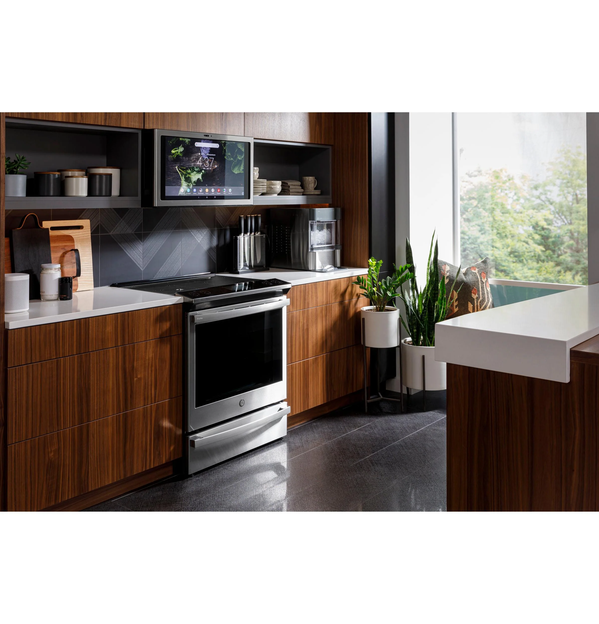 PHS93XYPFS GE Profile™ 30" Smart Slide-In Front-Control Induction Fingerprint Resistant Range with In Oven Camera - Image 12