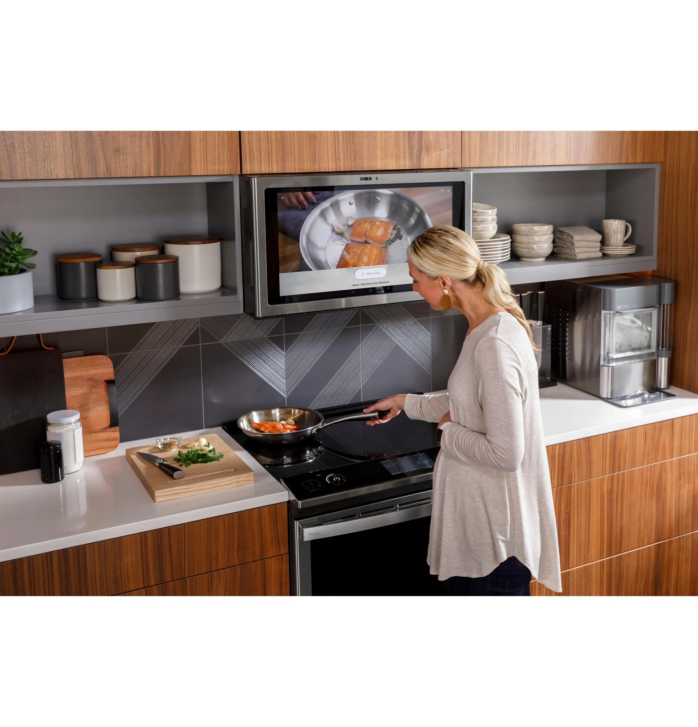 PHS93XYPFS GE Profile™ 30" Smart Slide-In Front-Control Induction Fingerprint Resistant Range with In Oven Camera - Image 9