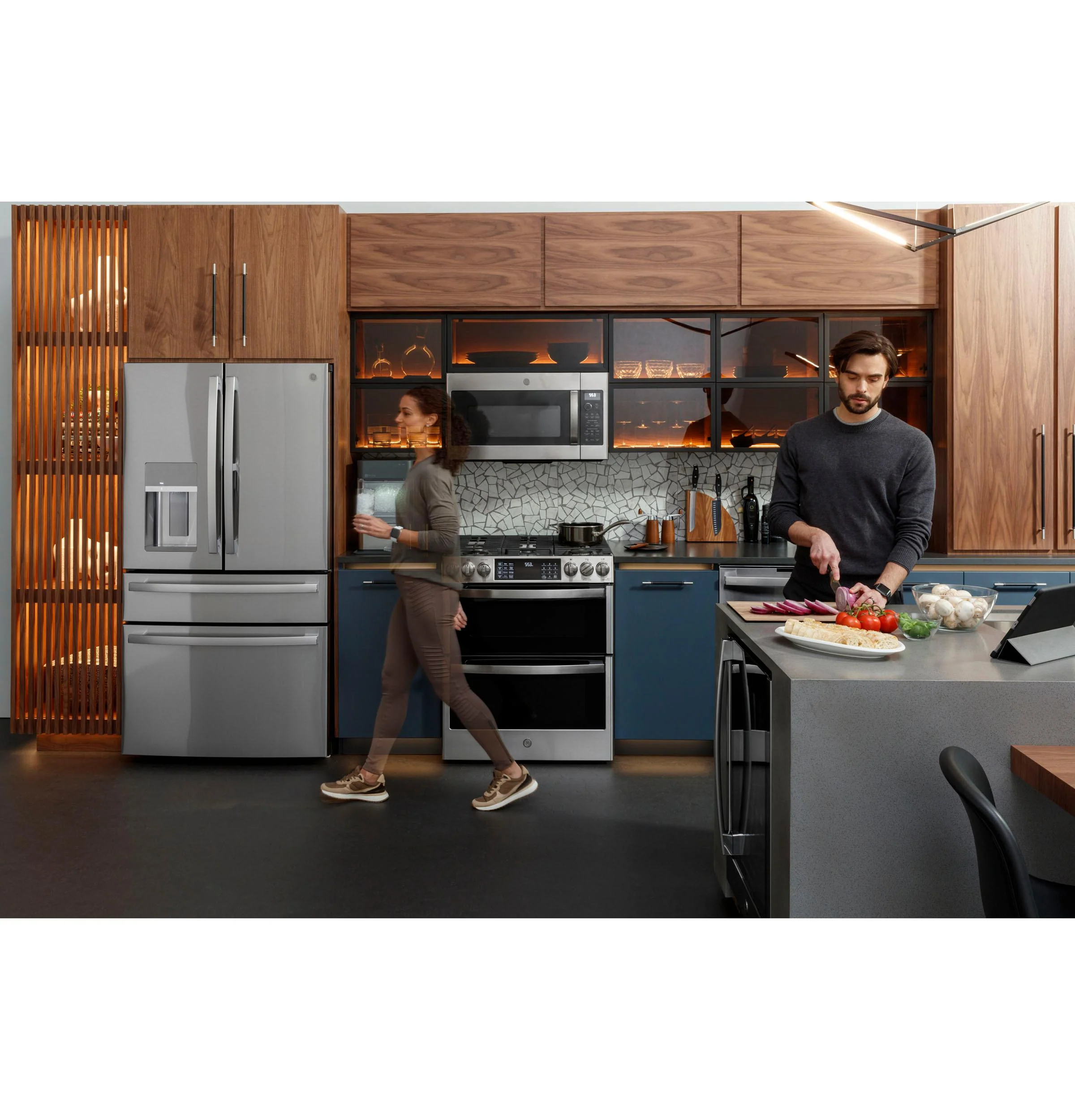 PVD28BYNFS GE Profile™ ENERGY STAR® 27.9 Cu. Ft. Smart Fingerprint Resistant 4-Door French-Door Refrigerator with Door In Door - Image 94