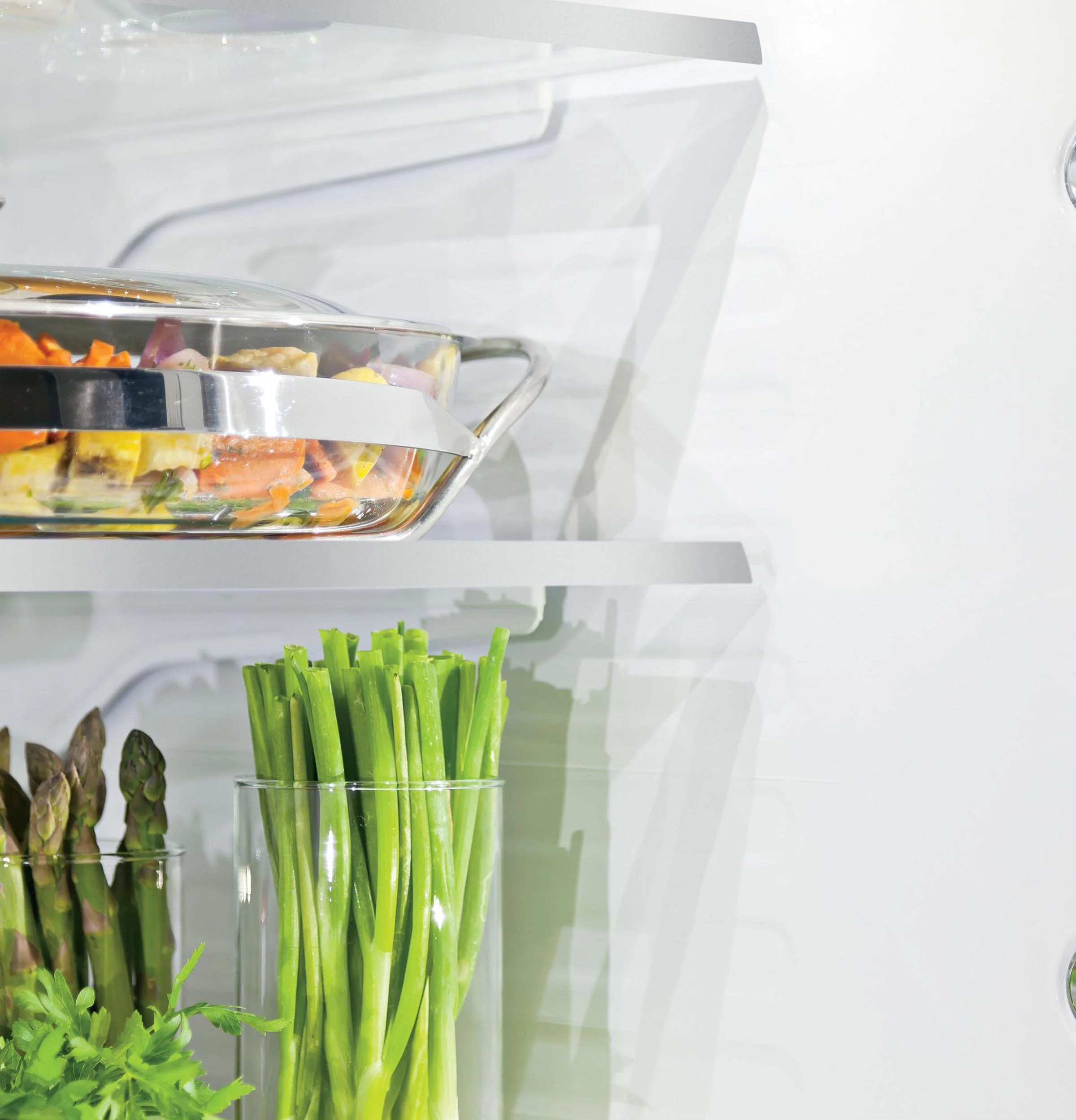 GE Profile™ Series ENERGY STAR® 23.1 Cu. Ft. Counter-Depth French-Door Refrigerator - Image 9