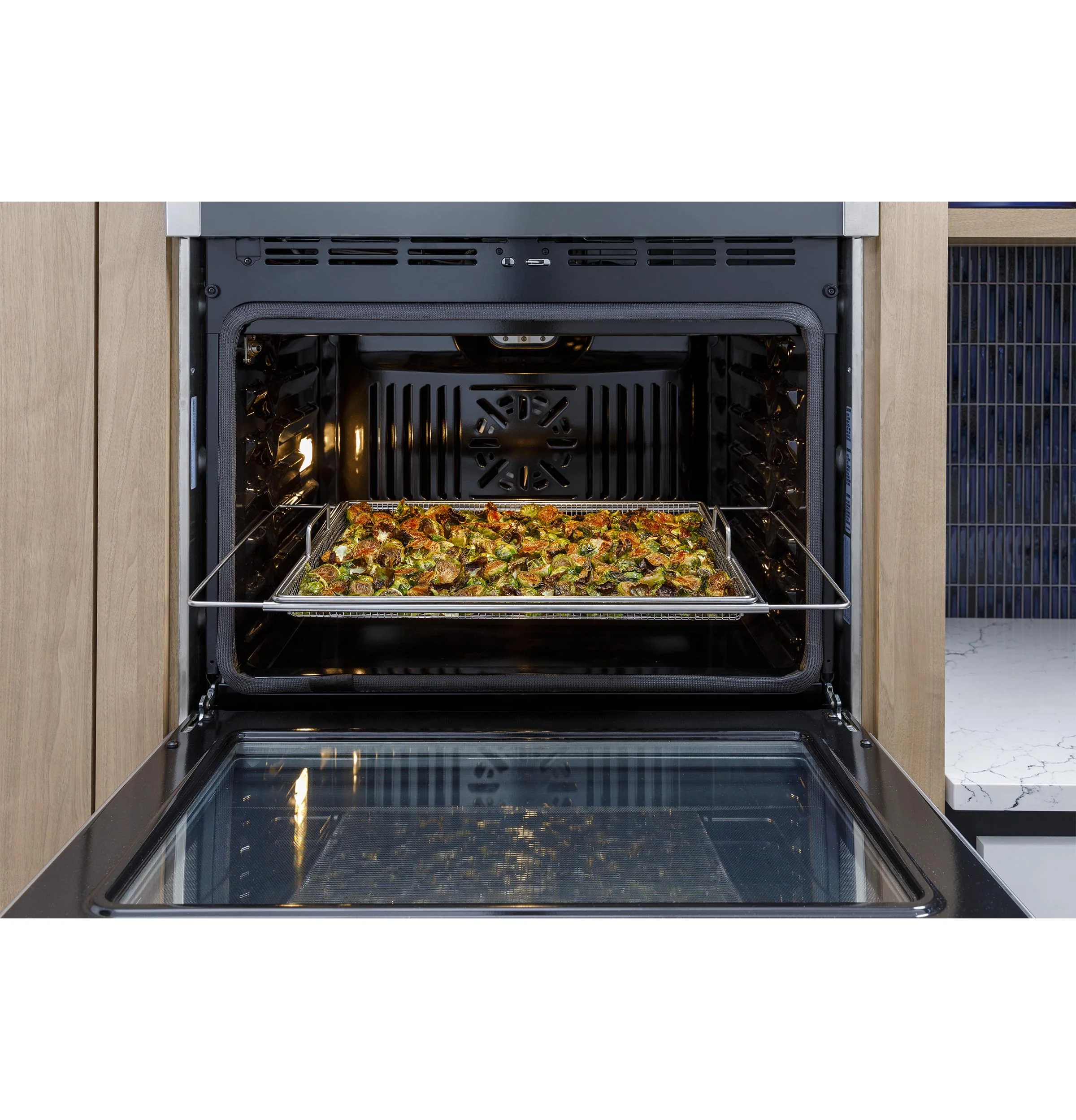 Ge Appliances UXAFTRAY1VSS Air Fry Basket with Rack - Image 3