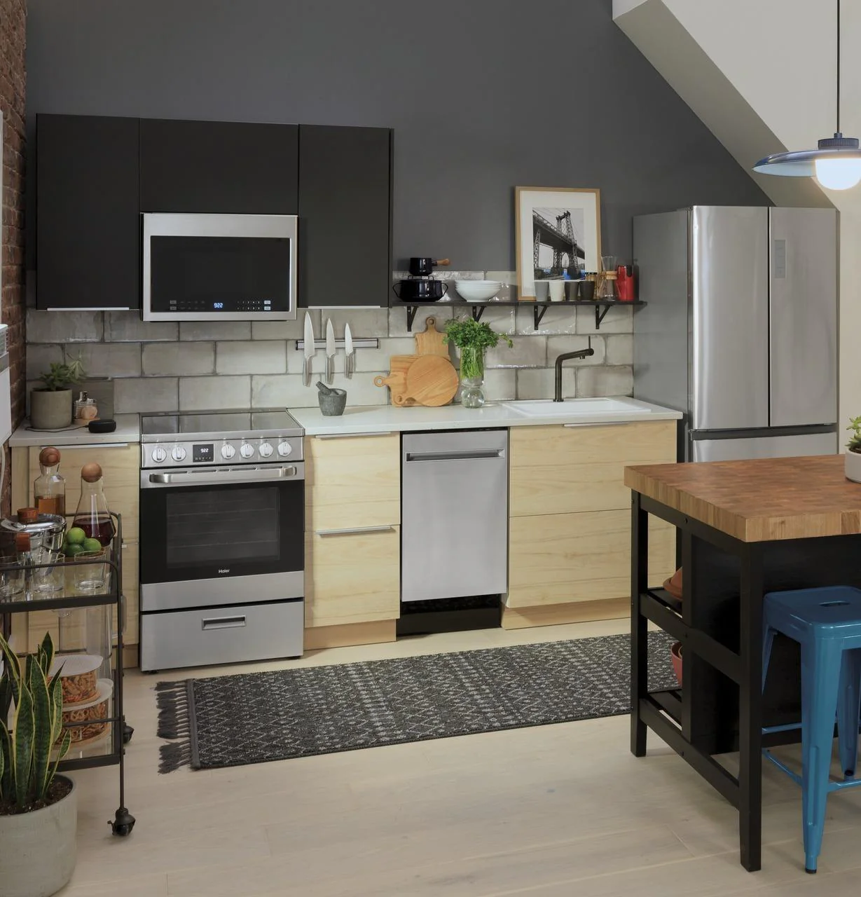 QAS740RMSS Haier ENERGY STAR® 24" 2.9 Cu. Ft. Electric Range - Image 37