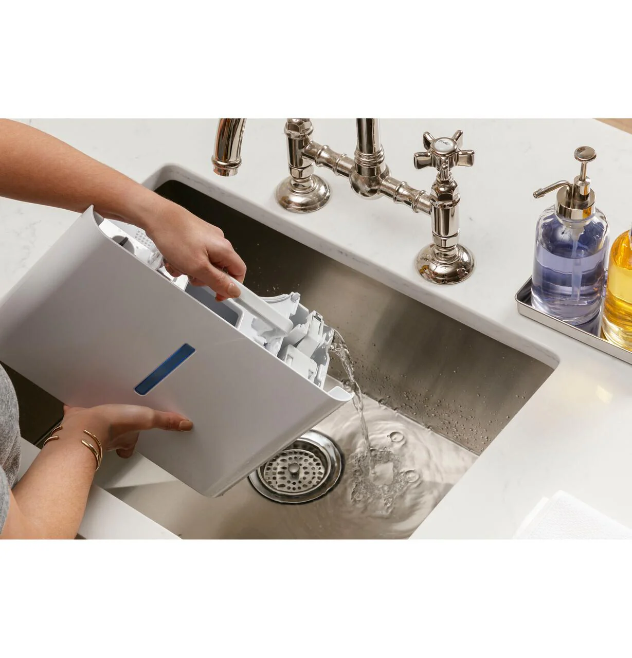 QDHR20LZ Haier 20 Pint ENERGY STAR® Portable Dehumidifier with Smart Dry for Damp Spaces - Image 22