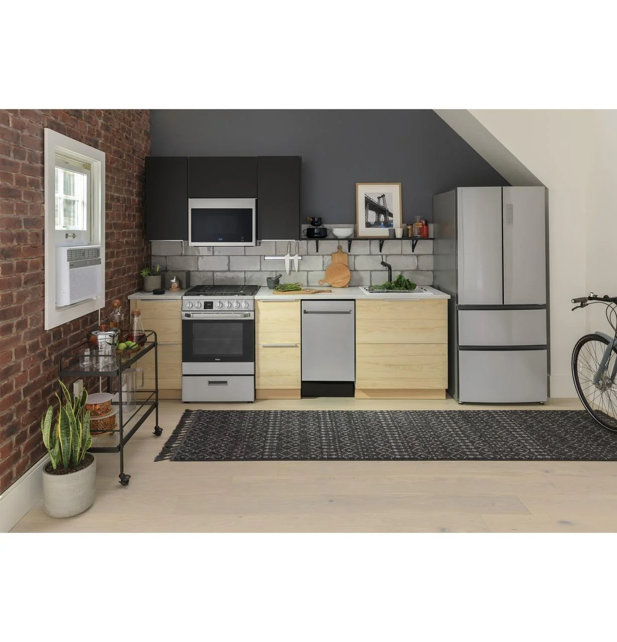 QDT125SSLSS Haier ENERGY STAR® 18" Stainless Steel Interior Dishwasher with Sanitize Cycle - Image 16