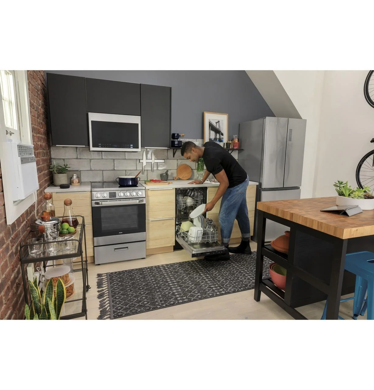 QDT125SSLSS Haier ENERGY STAR® 18" Stainless Steel Interior Dishwasher with Sanitize Cycle - Image 53