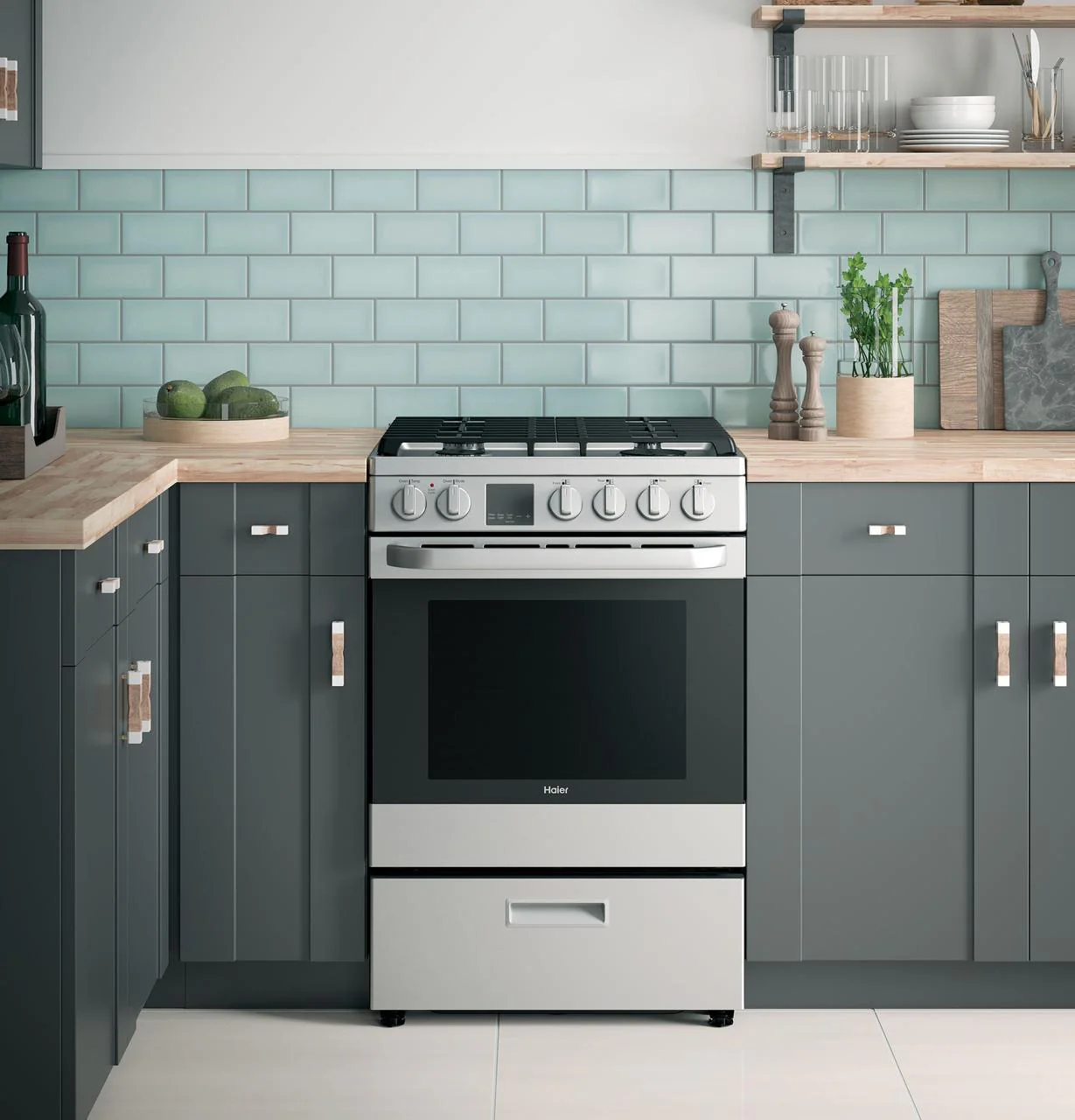 Haier QGAS740RMSS 24" 2.9 Cu. Ft. Gas Free-Standing Range with Convection and Modular Backguard - Image 25