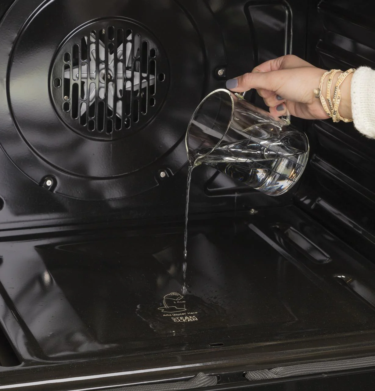 Haier QGSS740RNSS 30" Smart Slide-In Gas Range with Convection - Image 13