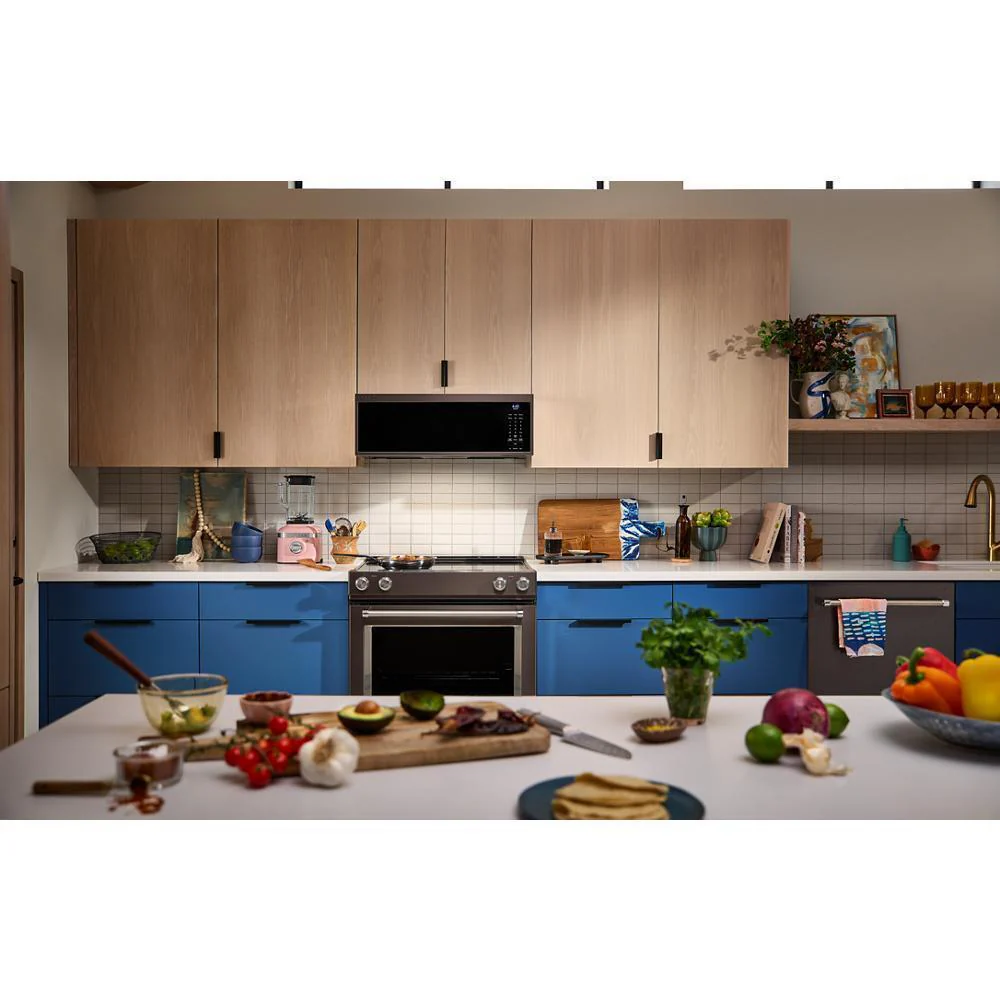 Kitchenaid KMML550RBS Smart Low Profile Microwave Hood Combination with Dual Fan Ventilation - Image 2