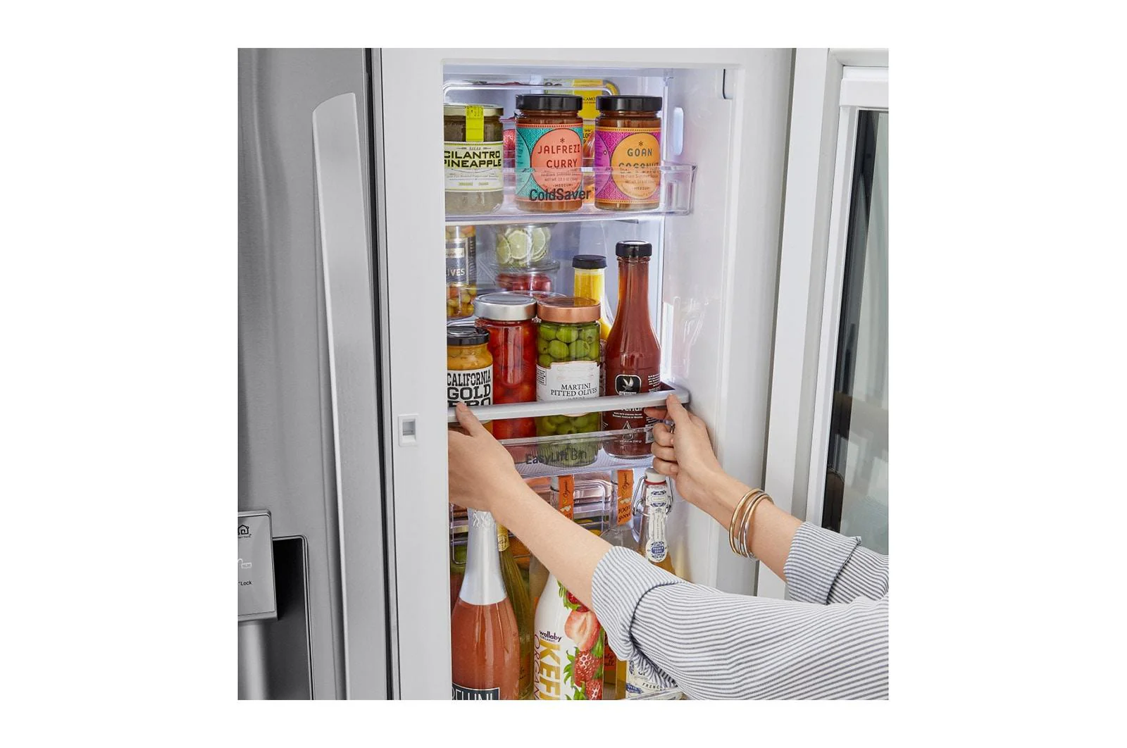 24 cu. ft. Smart wi-fi Enabled InstaView™ Door-in-Door® Counter-Depth Refrigerator with Craft Ice™ Maker - Image 9