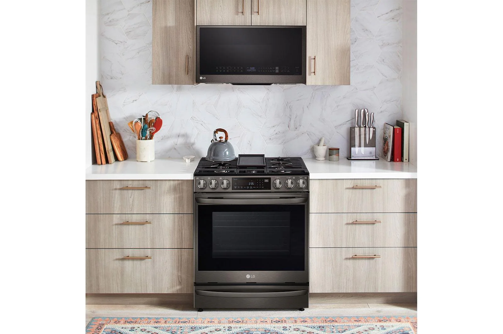 Lg MHEC1737D 1.7 cu. ft. Smart Over-the-Range Convection Microwave with Air Fry - Image 7